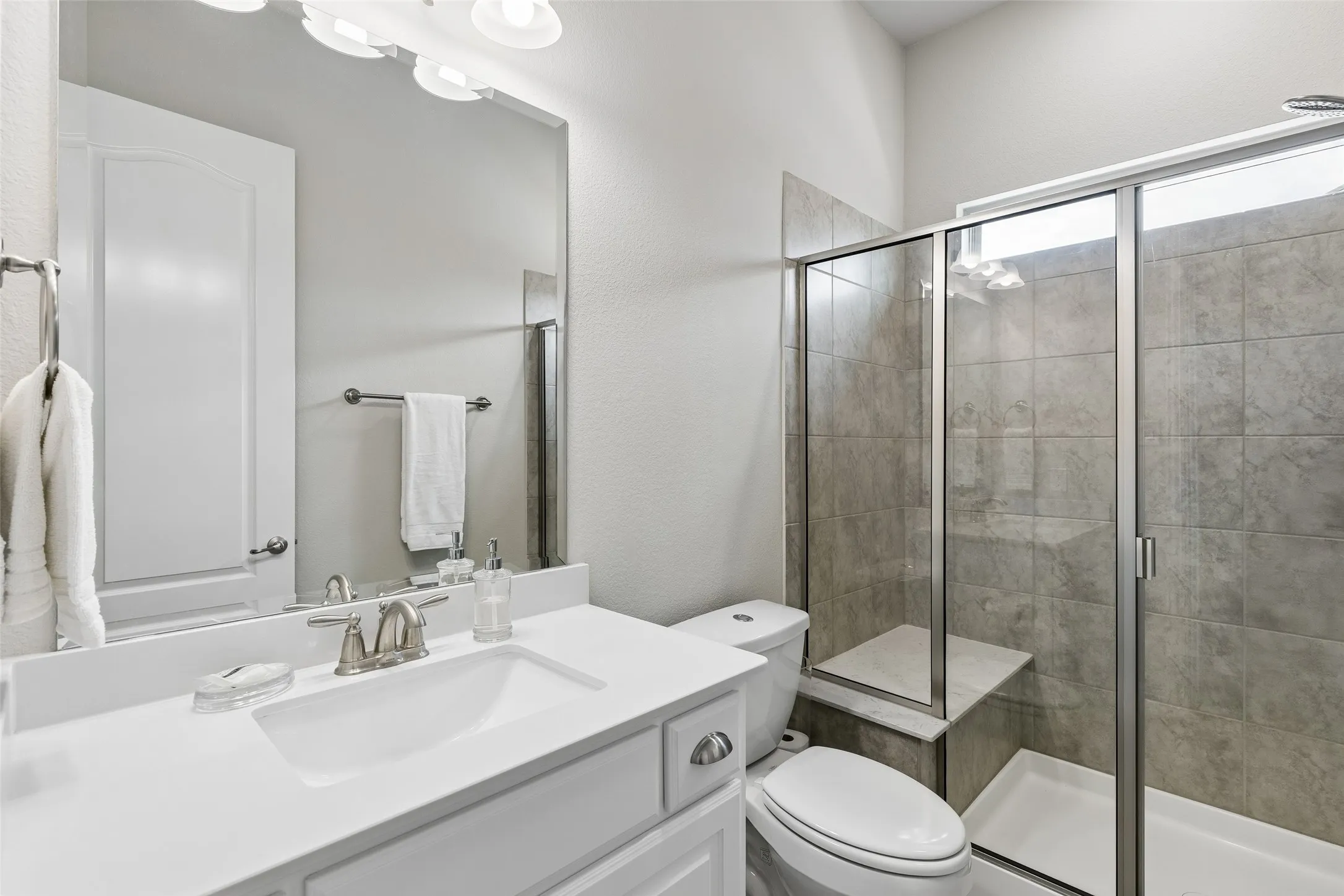 Single Family Residence For Sale in Collin County , 10760 Clarita Lane, Frisco, Texas 75035, 4 Bedroom, 4 Bathroom, 3 Garage spaces, 3,008 Sqft, built in 2018, mls#21348950, Real Estate Agent in Frisco, Homes For Sale in Collin county, Homes For Sale in Frisco, Realtor in Frisco Texas, Real Estate Brokerage Independent Realty Texas, Luminita Cordes Realtor