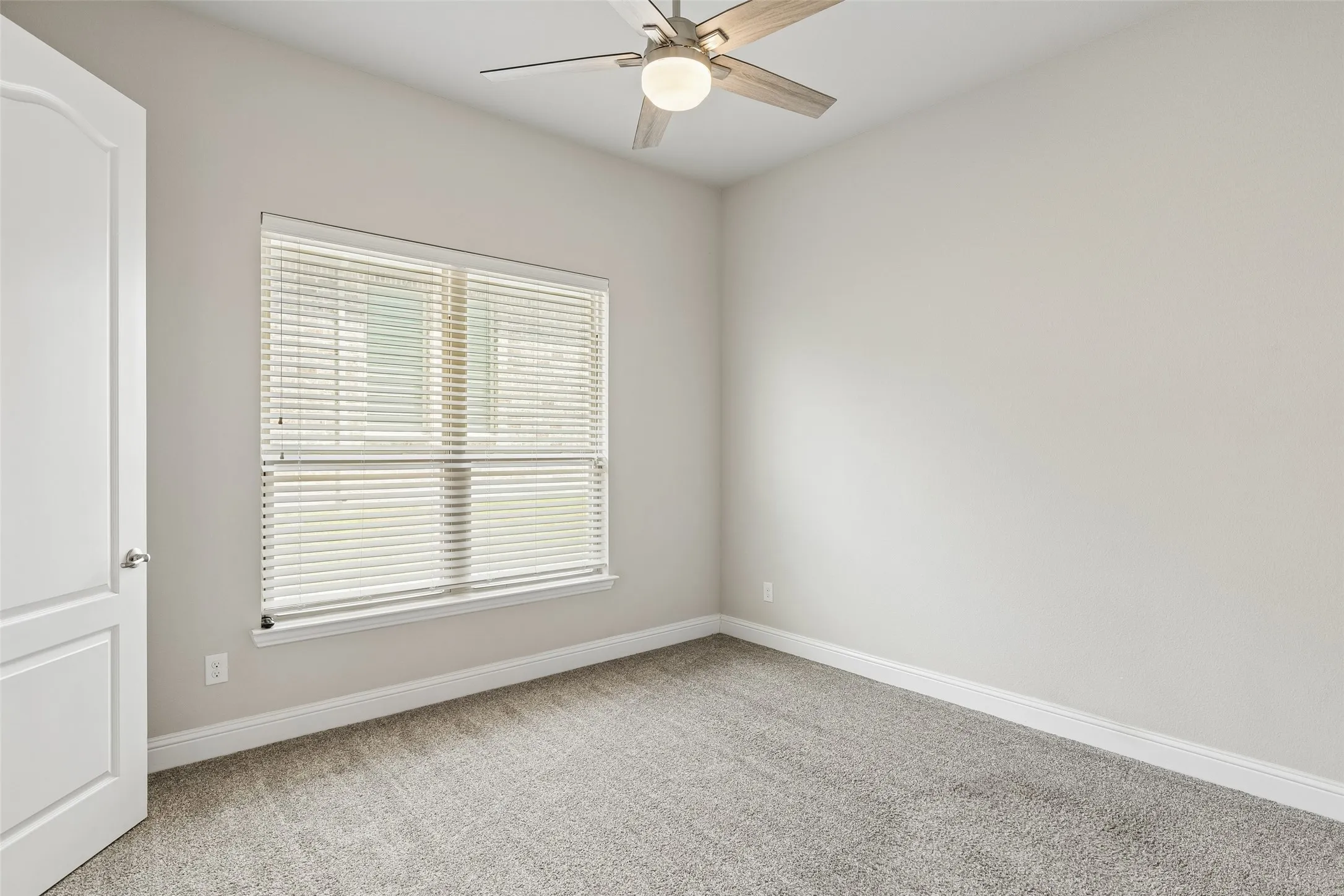 Single Family Residence For Sale in Collin County , 10760 Clarita Lane, Frisco, Texas 75035, 4 Bedroom, 4 Bathroom, 3 Garage spaces, 3,008 Sqft, built in 2018, mls#21348950, Real Estate Agent in Frisco, Homes For Sale in Collin county, Homes For Sale in Frisco, Realtor in Frisco Texas, Real Estate Brokerage Independent Realty Texas, Luminita Cordes Realtor