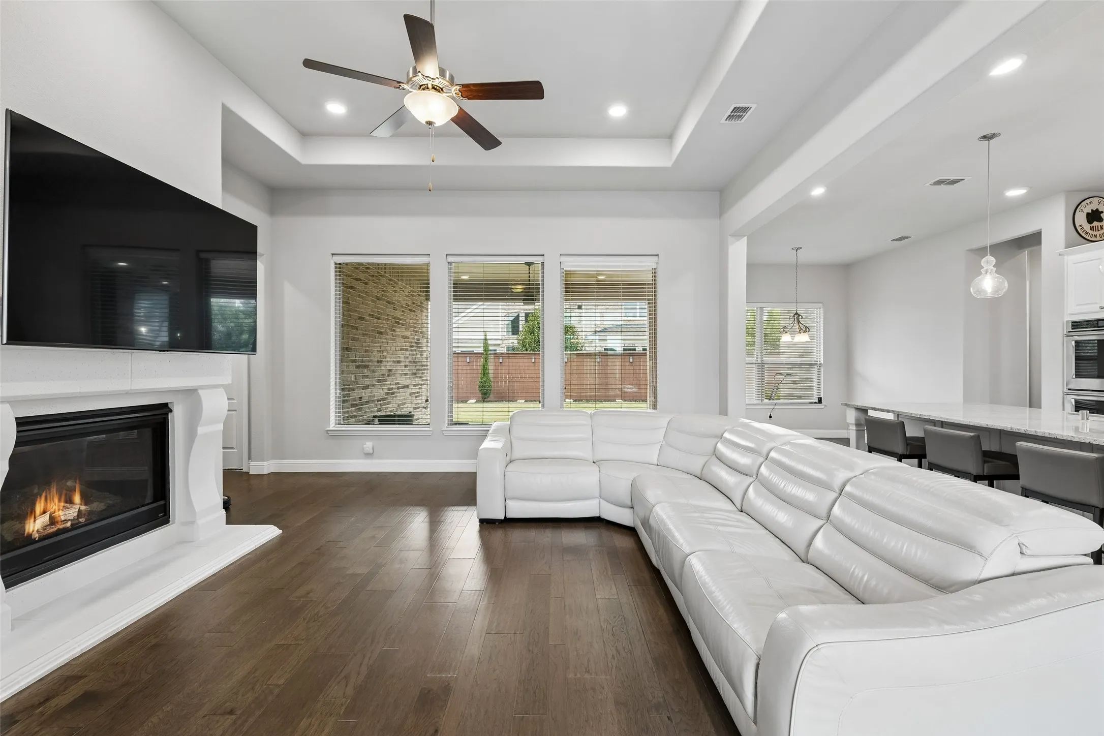 Single Family Residence For Sale in Collin County , 10760 Clarita Lane, Frisco, Texas 75035, 4 Bedroom, 4 Bathroom, 3 Garage spaces, 3,008 Sqft, built in 2018, mls#21348950, Real Estate Agent in Frisco, Homes For Sale in Collin county, Homes For Sale in Frisco, Realtor in Frisco Texas, Real Estate Brokerage Independent Realty Texas, Luminita Cordes Realtor