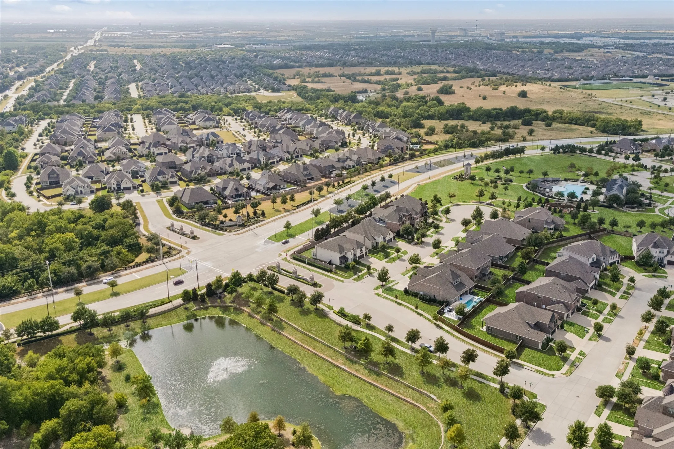 Single Family Residence For Sale in Collin County , 10760 Clarita Lane, Frisco, Texas 75035, 4 Bedroom, 4 Bathroom, 3 Garage spaces, 3,008 Sqft, built in 2018, mls#21348950, Real Estate Agent in Frisco, Homes For Sale in Collin county, Homes For Sale in Frisco, Realtor in Frisco Texas, Real Estate Brokerage Independent Realty Texas, Luminita Cordes Realtor