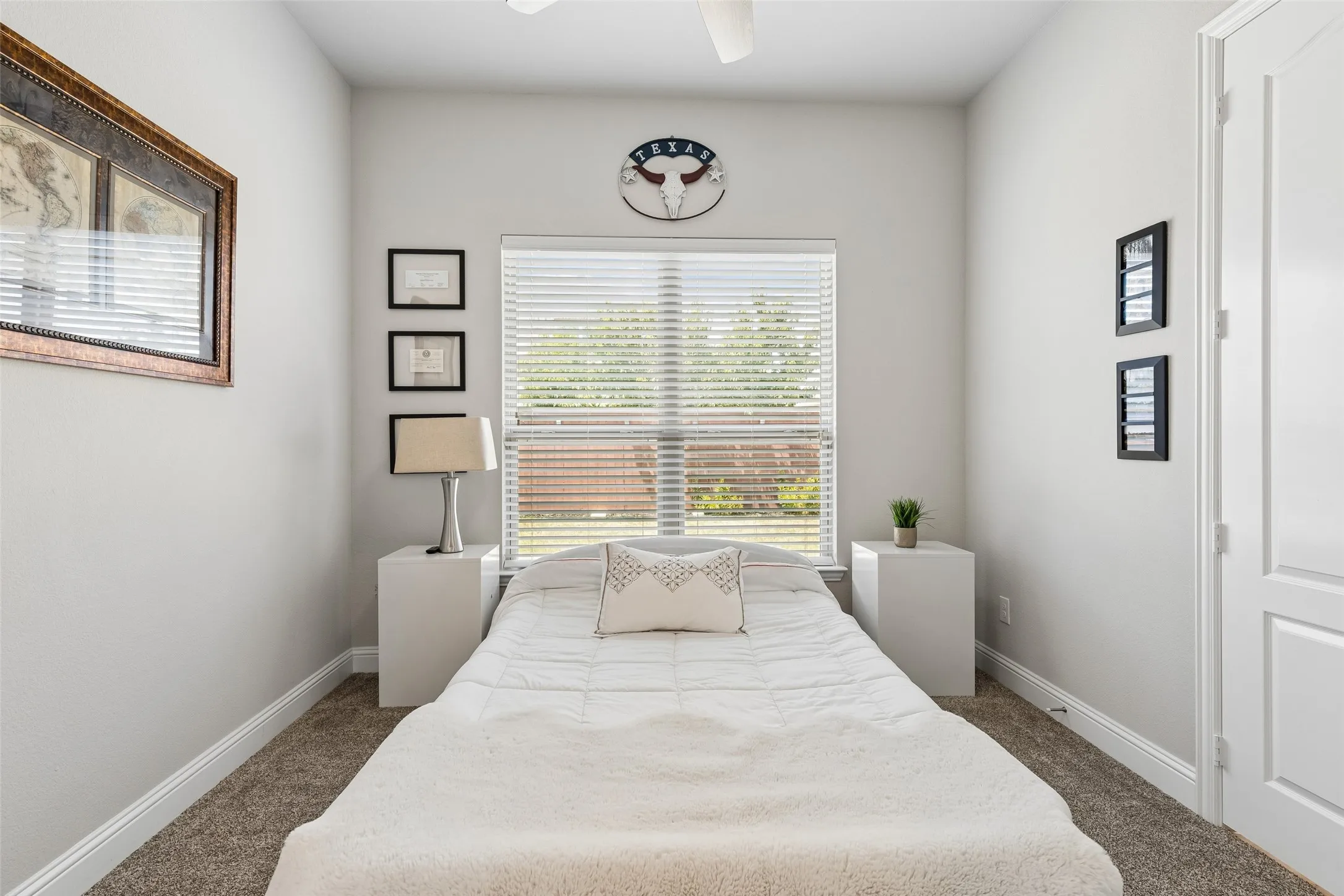 Single Family Residence For Sale in Collin County , 10760 Clarita Lane, Frisco, Texas 75035, 4 Bedroom, 4 Bathroom, 3 Garage spaces, 3,008 Sqft, built in 2018, mls#21348950, Real Estate Agent in Frisco, Homes For Sale in Collin county, Homes For Sale in Frisco, Realtor in Frisco Texas, Real Estate Brokerage Independent Realty Texas, Luminita Cordes Realtor