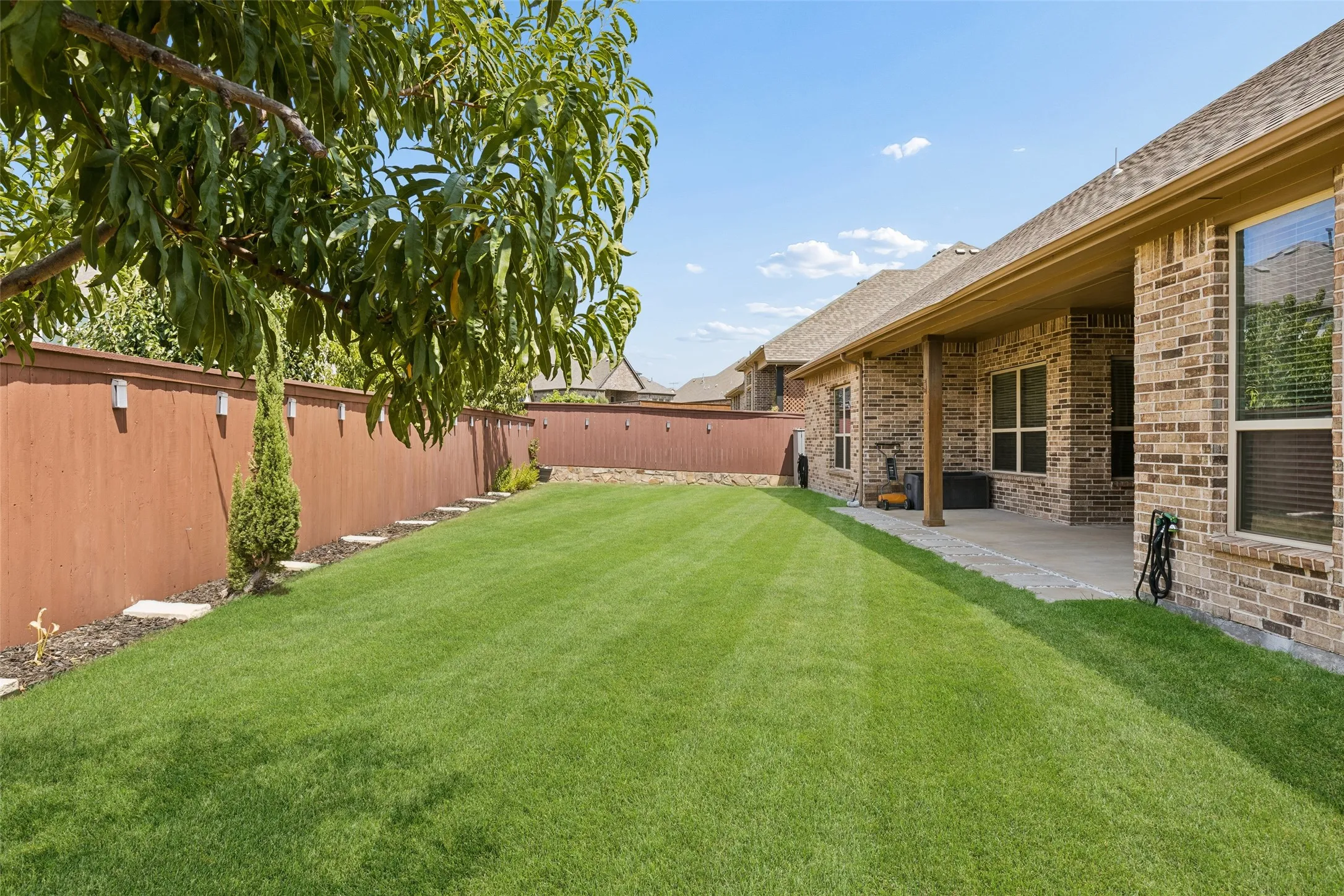 Single Family Residence For Sale in Collin County , 10760 Clarita Lane, Frisco, Texas 75035, 4 Bedroom, 4 Bathroom, 3 Garage spaces, 3,008 Sqft, built in 2018, mls#21348950, Real Estate Agent in Frisco, Homes For Sale in Collin county, Homes For Sale in Frisco, Realtor in Frisco Texas, Real Estate Brokerage Independent Realty Texas, Luminita Cordes Realtor