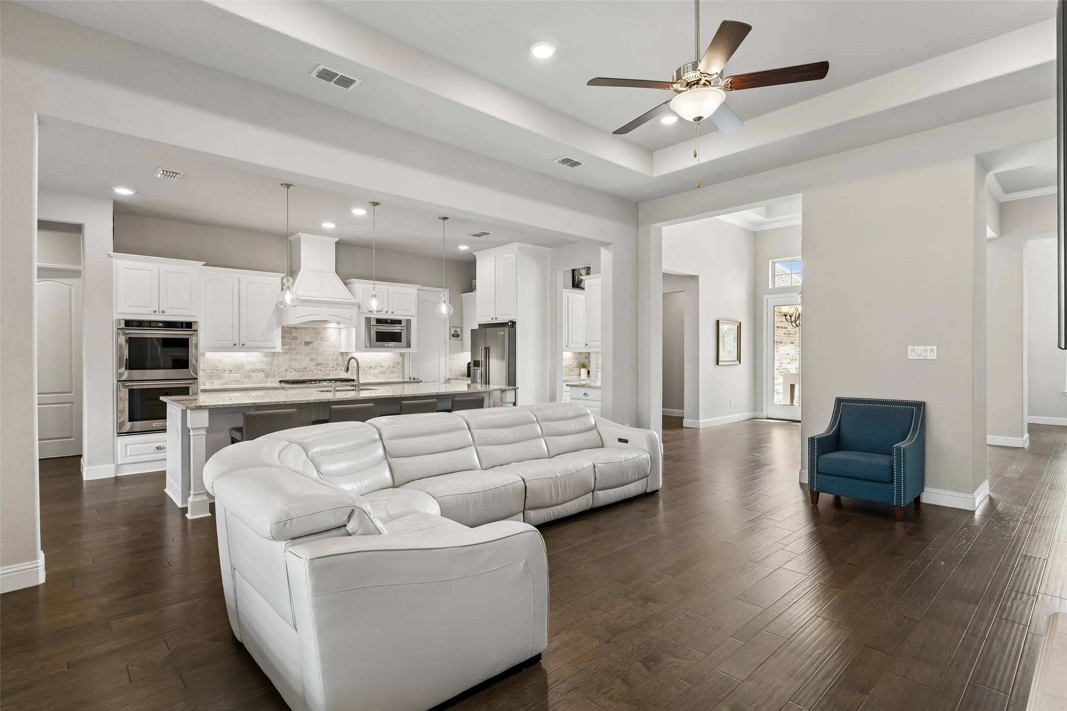 Single Family Residence For Sale in Collin County , 10760 Clarita Lane, Frisco, Texas 75035, 4 Bedroom, 4 Bathroom, 3 Garage spaces, 3,008 Sqft, built in 2018, mls#21348950, Real Estate Agent in Frisco, Homes For Sale in Collin county, Homes For Sale in Frisco, Realtor in Frisco Texas, Real Estate Brokerage Independent Realty Texas, Luminita Cordes Realtor