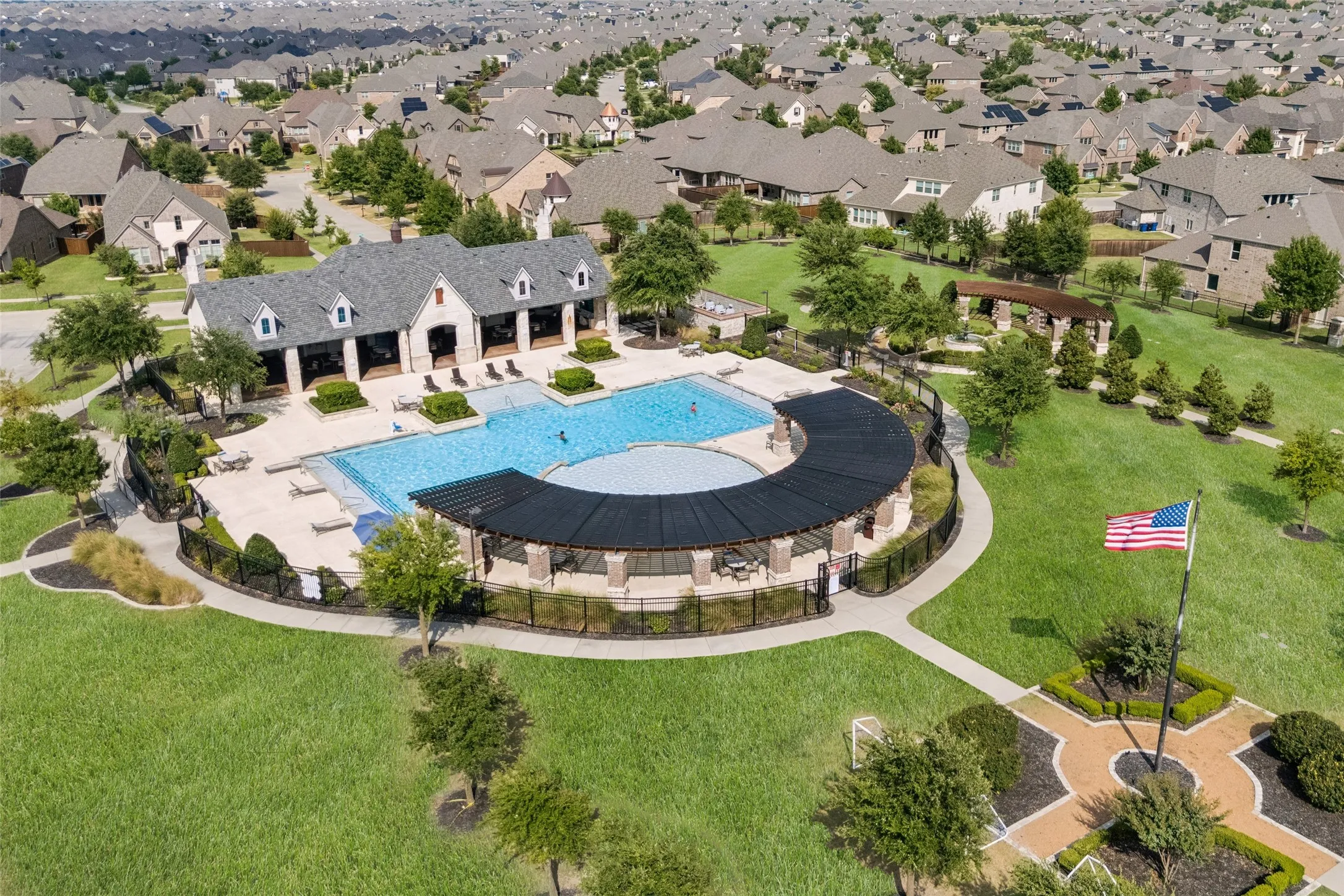 Single Family Residence For Sale in Collin County , 10760 Clarita Lane, Frisco, Texas 75035, 4 Bedroom, 4 Bathroom, 3 Garage spaces, 3,008 Sqft, built in 2018, mls#21348950, Real Estate Agent in Frisco, Homes For Sale in Collin county, Homes For Sale in Frisco, Realtor in Frisco Texas, Real Estate Brokerage Independent Realty Texas, Luminita Cordes Realtor