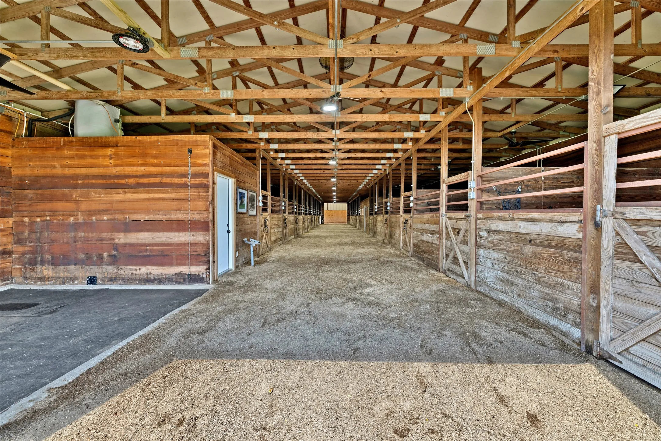 Farm For Sale in Johnson County , 1901 Melissa Lane, Cleburne, Texas 76031, 3 Bedroom, 3 Bathroom, 2 Garage spaces, 2,342 Sqft, built in 1981, mls#21350322, Real Estate Agent in Cleburne, Homes For Sale in Johnson county, Homes For Sale in Cleburne, Realtor in Cleburne Texas, Real Estate Brokerage Independent Realty Texas, Luminita Cordes Realtor