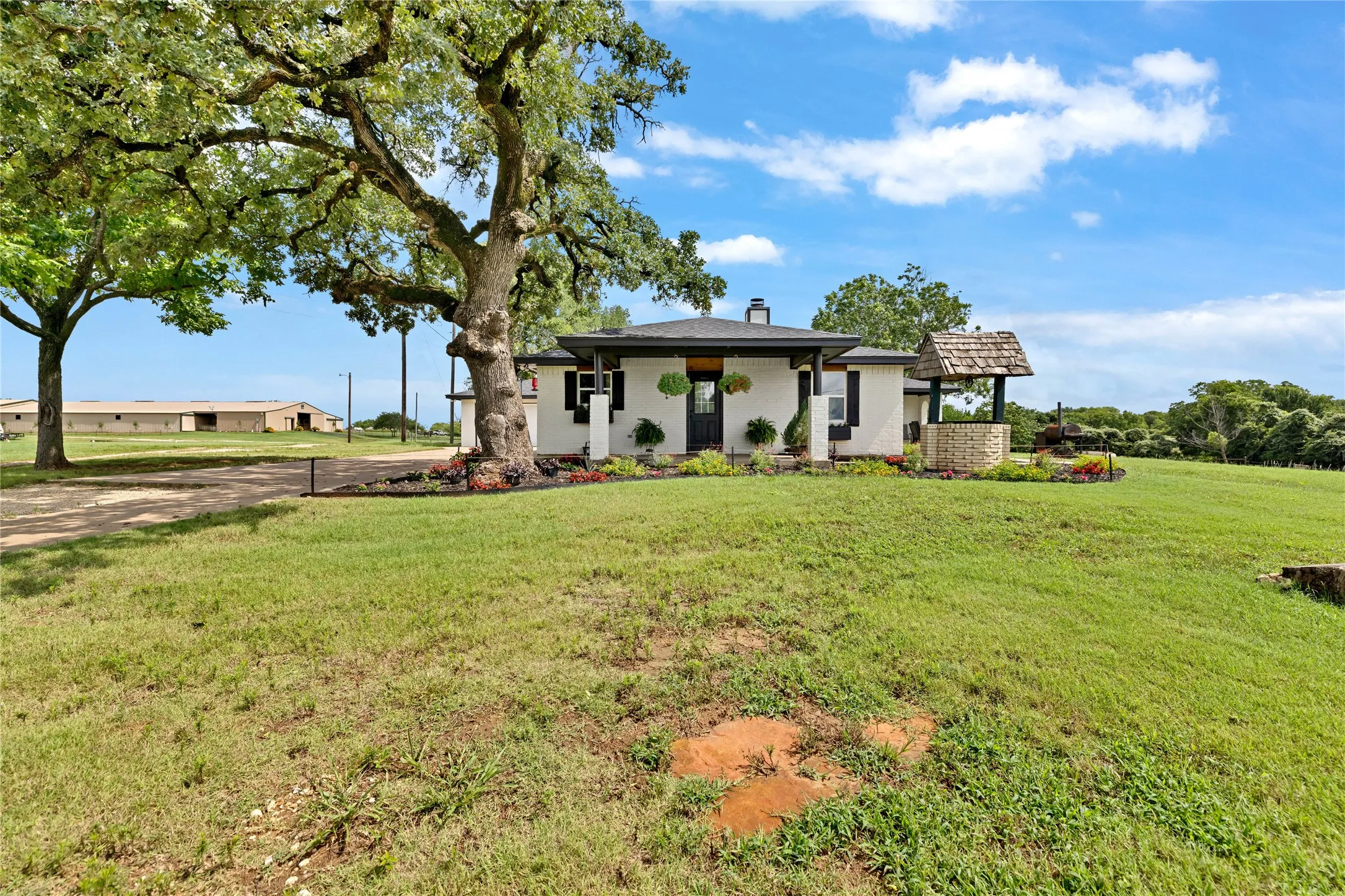 Farm For Sale in Johnson County , 1901 Melissa Lane, Cleburne, Texas 76031, 3 Bedroom, 3 Bathroom, 2 Garage spaces, 2,342 Sqft, built in 1981, mls#21350322, Real Estate Agent in Cleburne, Homes For Sale in Johnson county, Homes For Sale in Cleburne, Realtor in Cleburne Texas, Real Estate Brokerage Independent Realty Texas, Luminita Cordes Realtor