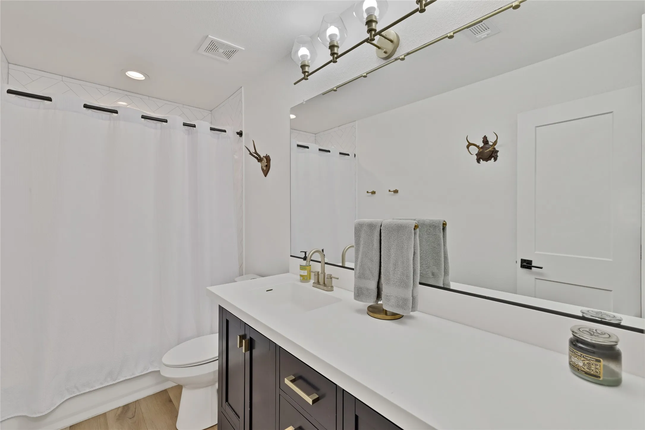 Farm For Sale in Johnson County , 1901 Melissa Lane, Cleburne, Texas 76031, 3 Bedroom, 3 Bathroom, 2 Garage spaces, 2,342 Sqft, built in 1981, mls#21350322, Real Estate Agent in Cleburne, Homes For Sale in Johnson county, Homes For Sale in Cleburne, Realtor in Cleburne Texas, Real Estate Brokerage Independent Realty Texas, Luminita Cordes Realtor