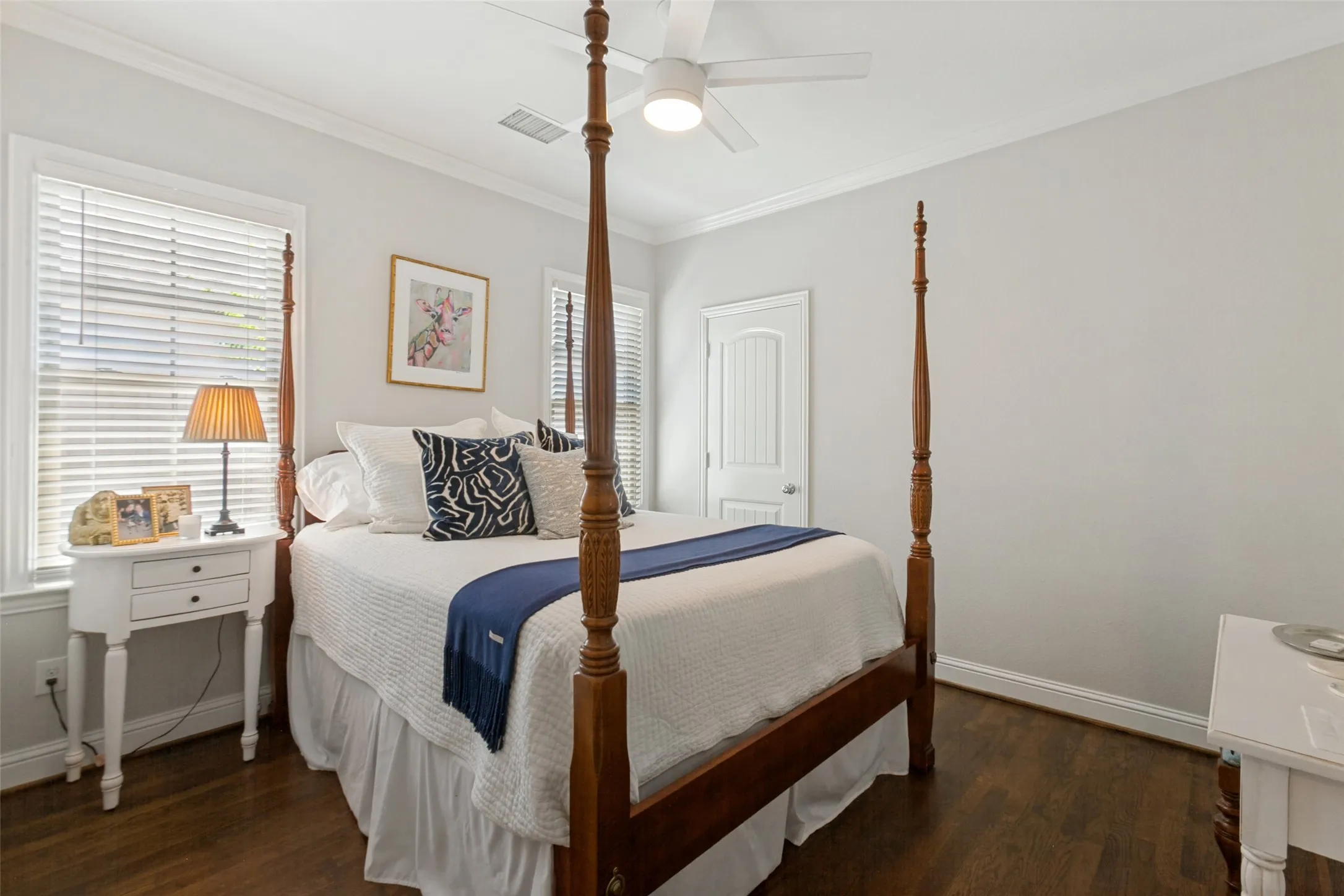 Single Family Residence For Sale in Dallas County , 5834 Monticello Avenue, Dallas, Texas 75206, 4 Bedroom, 3 Bathroom, Garage spaces, 2,740 Sqft, built in 1926, mls#21349826, Real Estate Agent in Dallas, Homes For Sale in Dallas county, Homes For Sale in Dallas, Realtor in Dallas Texas, Real Estate Brokerage Independent Realty Texas, Luminita Cordes Realtor
