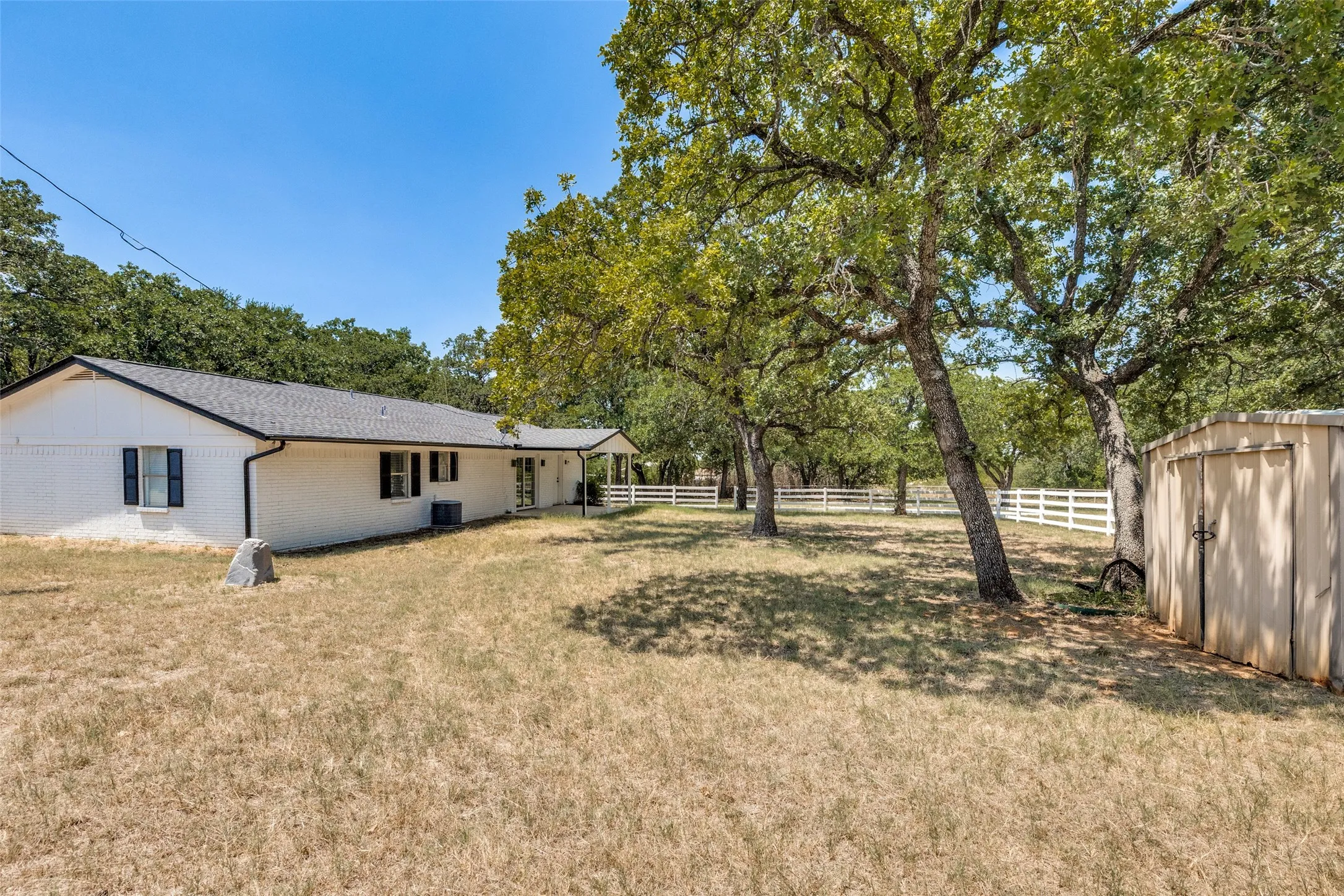 Single Family Residence For Rent in Wise County , 240 County Road 4358, Decatur, Texas 76234, 4 Bedroom, 2 Bathroom, Garage spaces, 1,402 Sqft, built in 1983, mls#21350366, Real Estate Agent in Decatur, Homes For Rent in Wise county, Homes For Rent in Decatur, Realtor in Decatur Texas, Real Estate Brokerage Independent Realty Texas, Luminita Cordes Realtor
