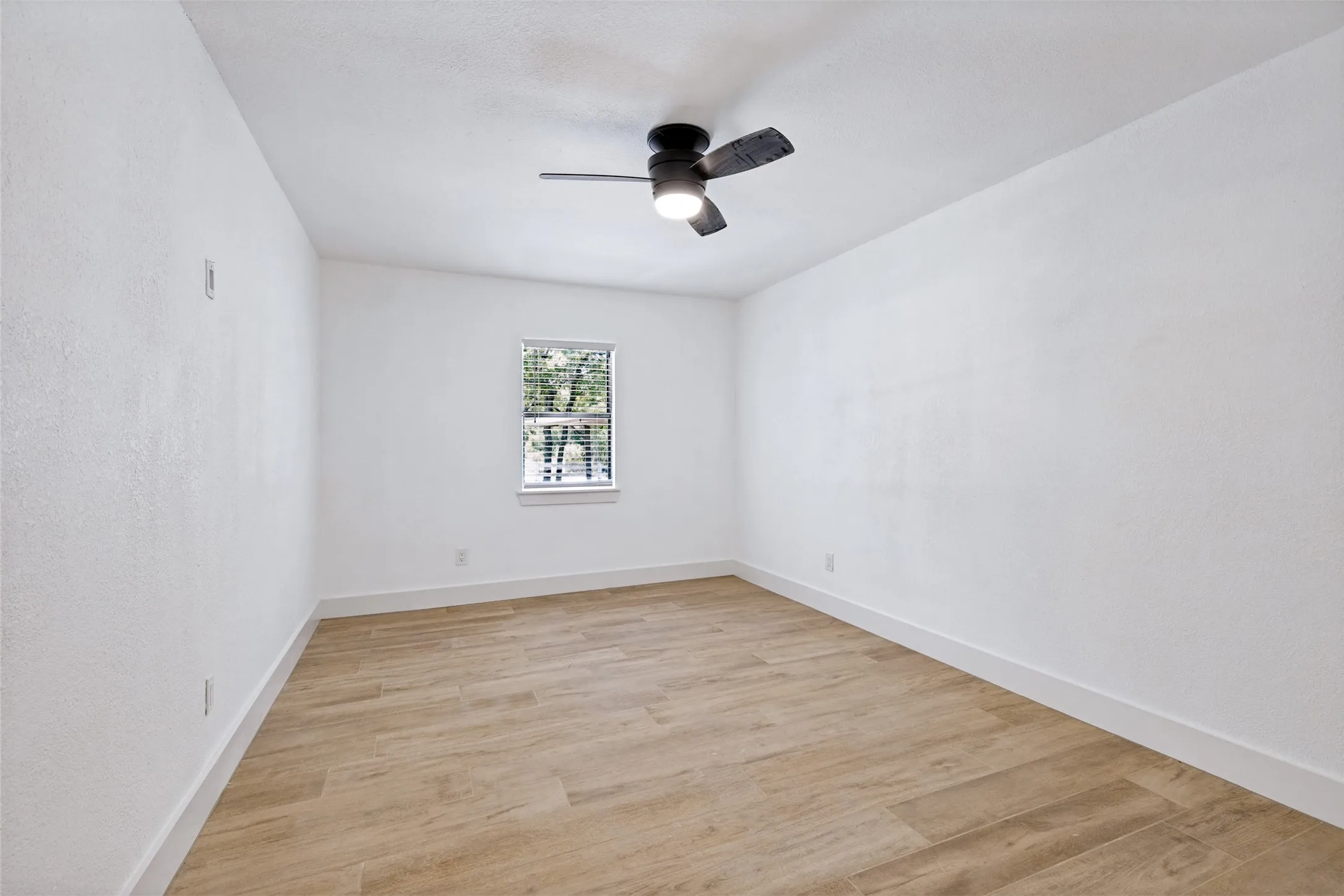 Single Family Residence For Rent in Wise County , 240 County Road 4358, Decatur, Texas 76234, 4 Bedroom, 2 Bathroom, Garage spaces, 1,402 Sqft, built in 1983, mls#21350366, Real Estate Agent in Decatur, Homes For Rent in Wise county, Homes For Rent in Decatur, Realtor in Decatur Texas, Real Estate Brokerage Independent Realty Texas, Luminita Cordes Realtor