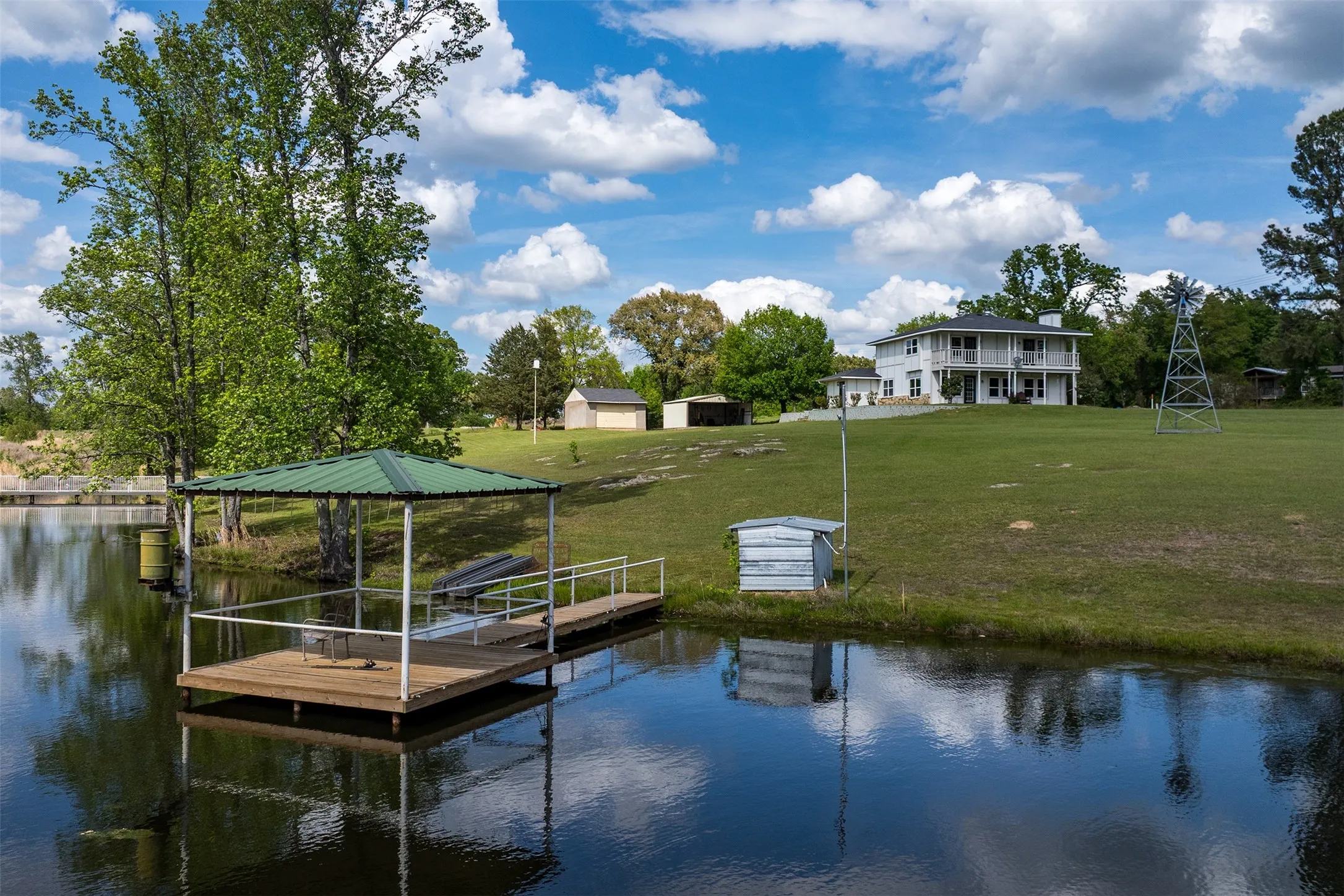 Farm For Sale in Van Zandt County , 3672 FM 1861, Athens, Texas 75752, 4 Bedroom, 2 Bathroom, 2 Garage spaces, 2,809 Sqft, built in 1979, mls#21350367, Real Estate Agent in Athens, Homes For Sale in Van Zandt county, Homes For Sale in Athens, Realtor in Athens Texas, Real Estate Brokerage Independent Realty Texas, Luminita Cordes Realtor