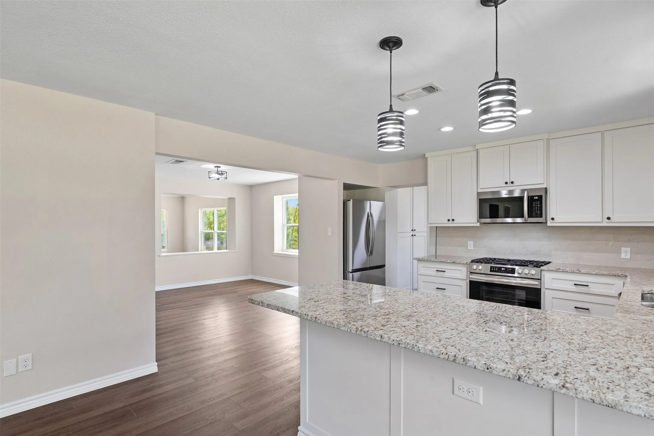 Farm For Sale in Van Zandt County , 3672 FM 1861, Athens, Texas 75752, 4 Bedroom, 2 Bathroom, 2 Garage spaces, 2,809 Sqft, built in 1979, mls#21350367, Real Estate Agent in Athens, Homes For Sale in Van Zandt county, Homes For Sale in Athens, Realtor in Athens Texas, Real Estate Brokerage Independent Realty Texas, Luminita Cordes Realtor