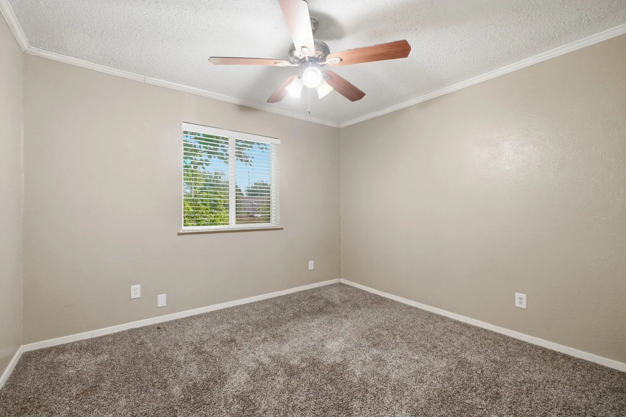 Single Family Residence For Sale in Dallas County , 705 Via Avenida, Mesquite, Texas 75150, 3 Bedroom, 2 Bathroom, 2 Garage spaces, 1,884 Sqft, built in 1973, mls#21345817, Real Estate Agent in Mesquite, Homes For Sale in Dallas county, Homes For Sale in Mesquite, Realtor in Mesquite Texas, Real Estate Brokerage Independent Realty Texas, Luminita Cordes Realtor