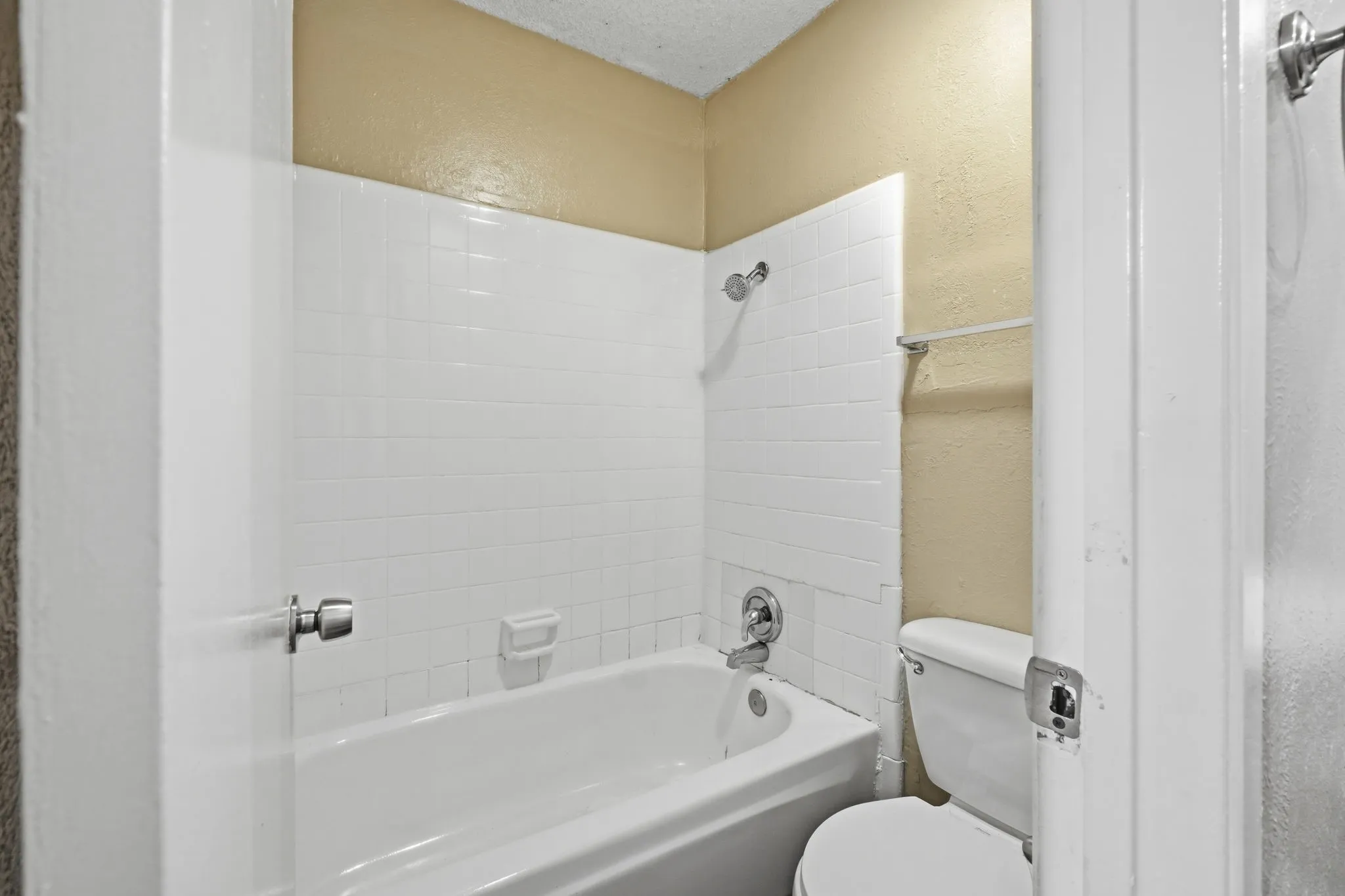 Single Family Residence For Sale in Dallas County , 705 Via Avenida, Mesquite, Texas 75150, 3 Bedroom, 2 Bathroom, 2 Garage spaces, 1,884 Sqft, built in 1973, mls#21345817, Real Estate Agent in Mesquite, Homes For Sale in Dallas county, Homes For Sale in Mesquite, Realtor in Mesquite Texas, Real Estate Brokerage Independent Realty Texas, Luminita Cordes Realtor