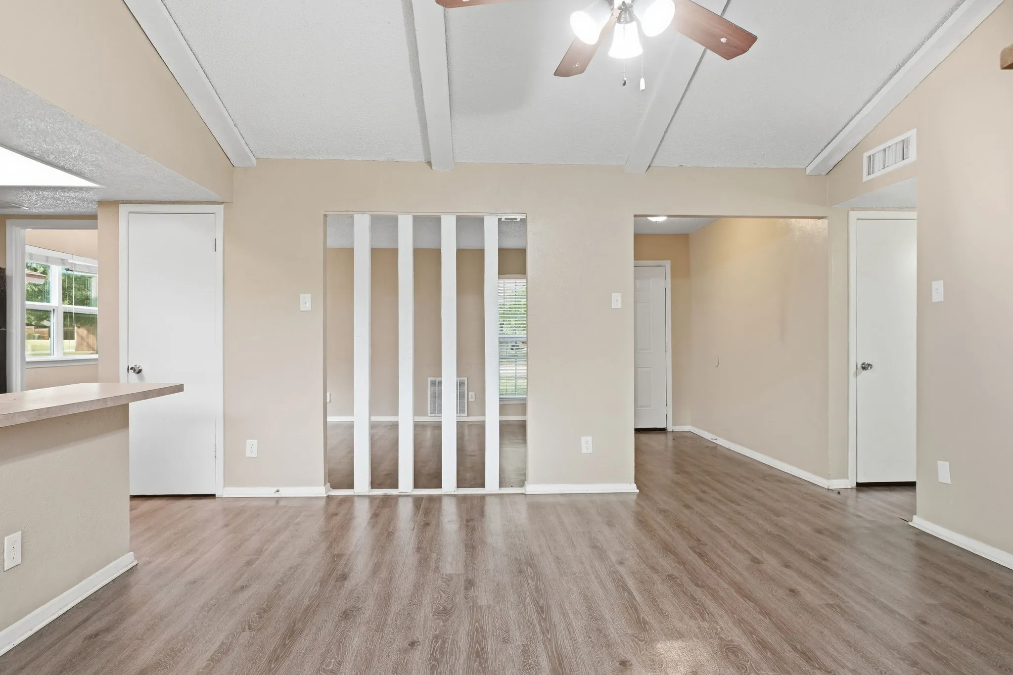 Single Family Residence For Sale in Dallas County , 705 Via Avenida, Mesquite, Texas 75150, 3 Bedroom, 2 Bathroom, 2 Garage spaces, 1,884 Sqft, built in 1973, mls#21345817, Real Estate Agent in Mesquite, Homes For Sale in Dallas county, Homes For Sale in Mesquite, Realtor in Mesquite Texas, Real Estate Brokerage Independent Realty Texas, Luminita Cordes Realtor