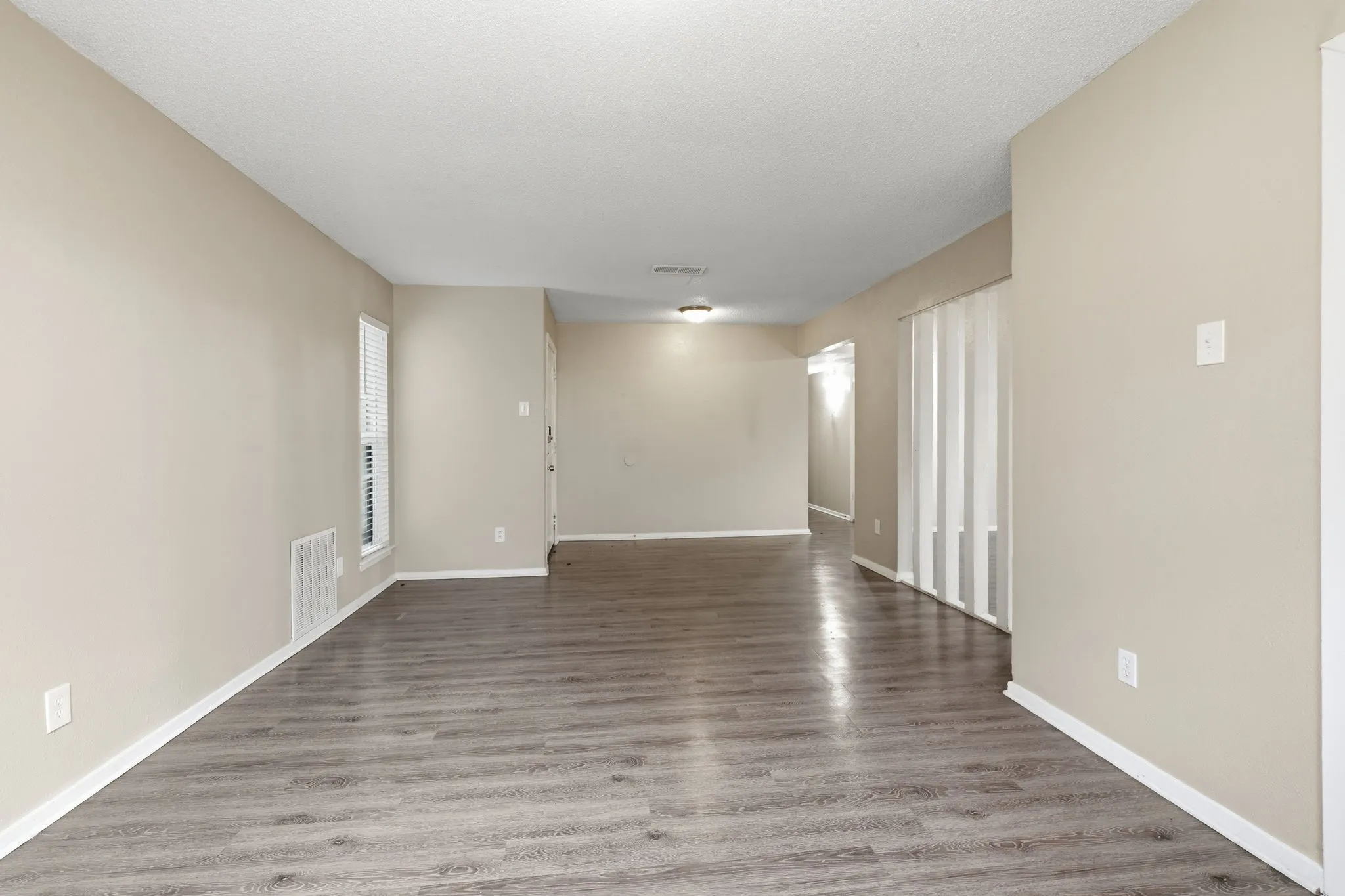 Single Family Residence For Sale in Dallas County , 705 Via Avenida, Mesquite, Texas 75150, 3 Bedroom, 2 Bathroom, 2 Garage spaces, 1,884 Sqft, built in 1973, mls#21345817, Real Estate Agent in Mesquite, Homes For Sale in Dallas county, Homes For Sale in Mesquite, Realtor in Mesquite Texas, Real Estate Brokerage Independent Realty Texas, Luminita Cordes Realtor