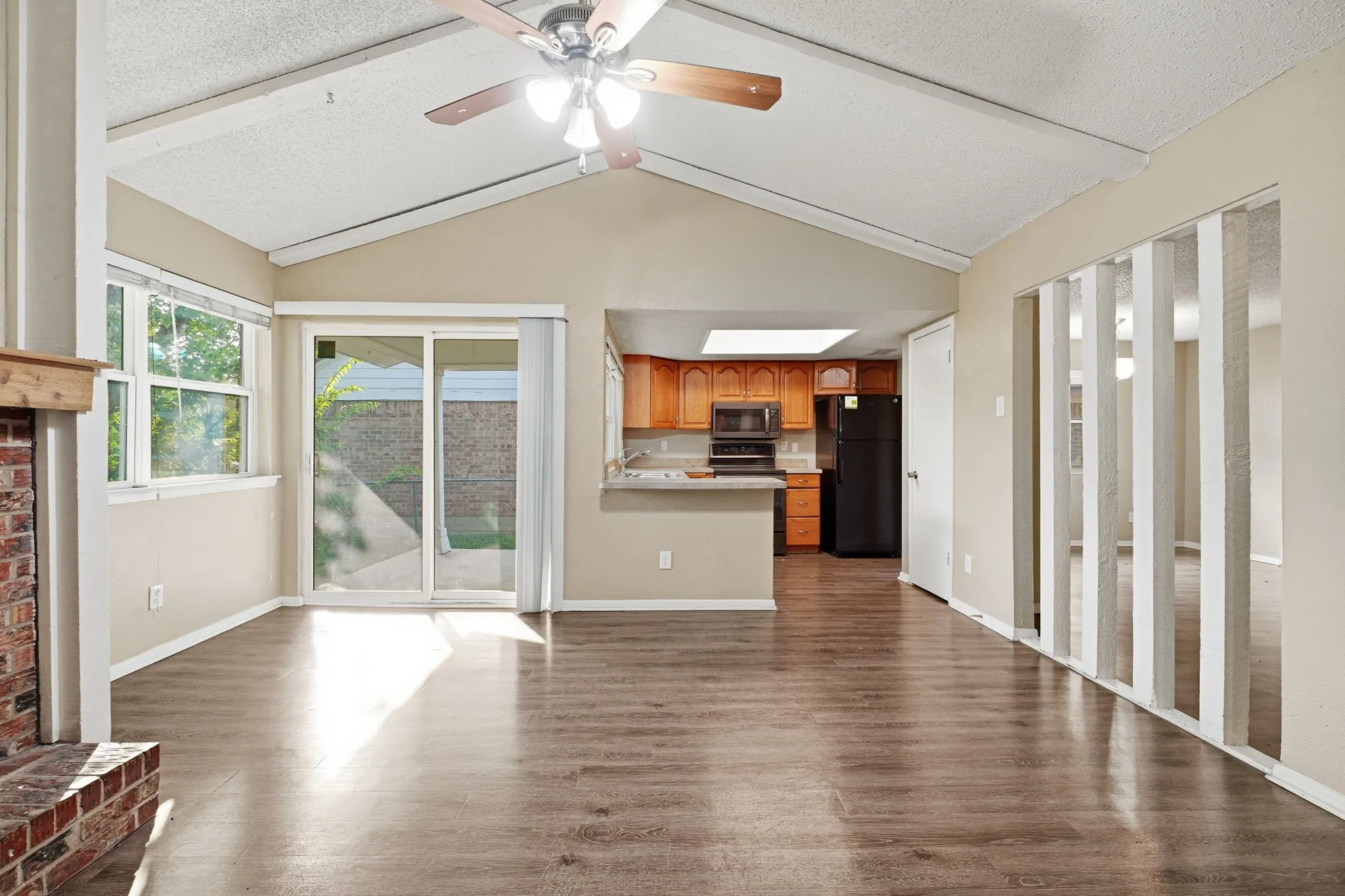 Single Family Residence For Sale in Dallas County , 705 Via Avenida, Mesquite, Texas 75150, 3 Bedroom, 2 Bathroom, 2 Garage spaces, 1,884 Sqft, built in 1973, mls#21345817, Real Estate Agent in Mesquite, Homes For Sale in Dallas county, Homes For Sale in Mesquite, Realtor in Mesquite Texas, Real Estate Brokerage Independent Realty Texas, Luminita Cordes Realtor