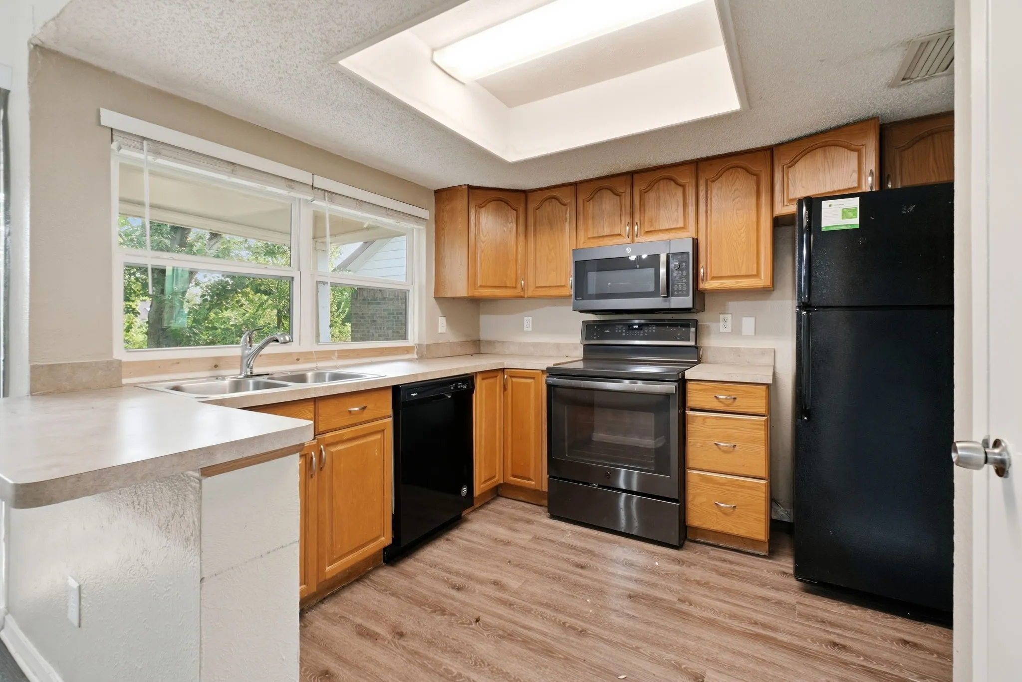 Single Family Residence For Sale in Dallas County , 705 Via Avenida, Mesquite, Texas 75150, 3 Bedroom, 2 Bathroom, 2 Garage spaces, 1,884 Sqft, built in 1973, mls#21345817, Real Estate Agent in Mesquite, Homes For Sale in Dallas county, Homes For Sale in Mesquite, Realtor in Mesquite Texas, Real Estate Brokerage Independent Realty Texas, Luminita Cordes Realtor