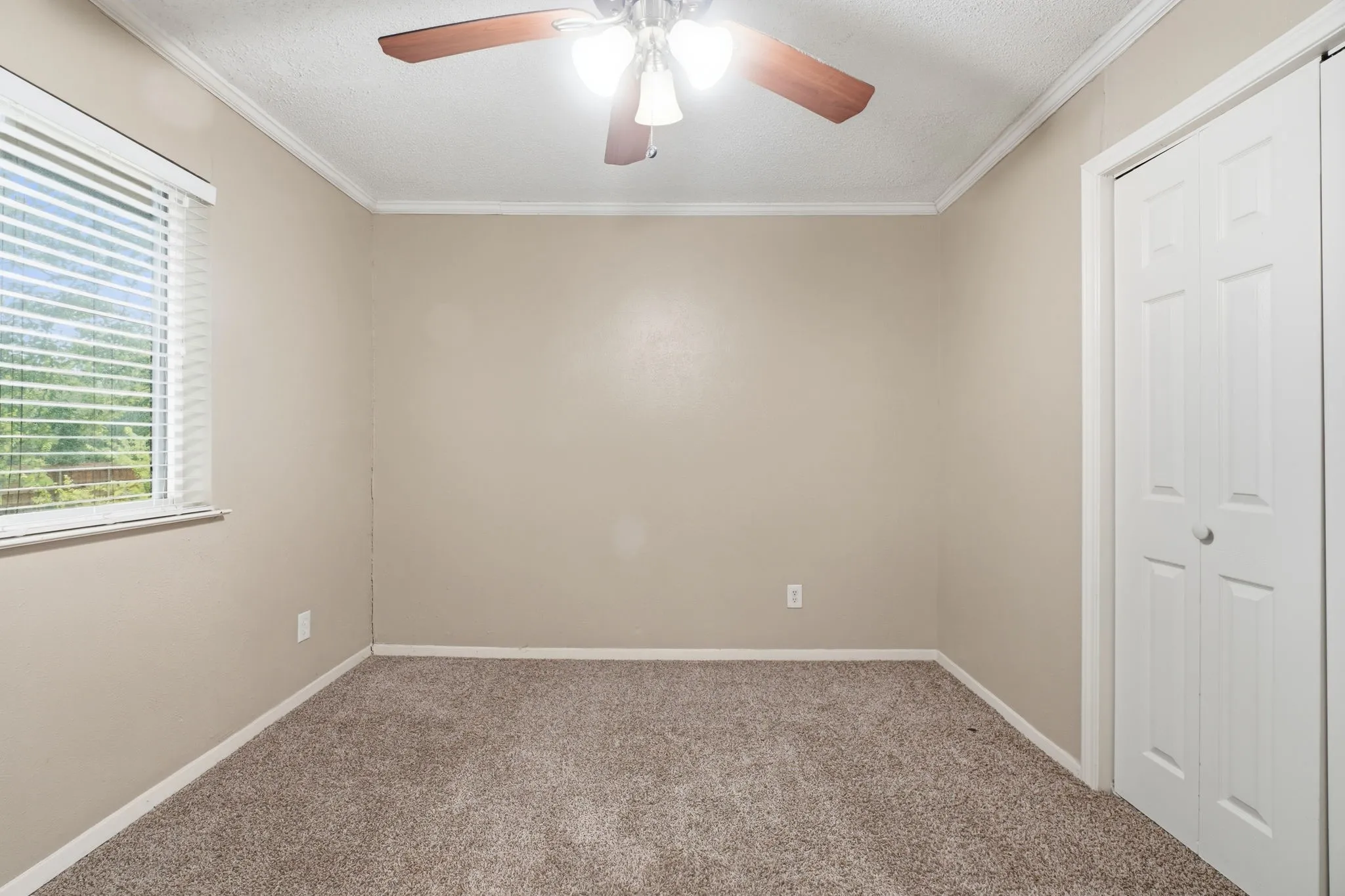 Single Family Residence For Sale in Dallas County , 705 Via Avenida, Mesquite, Texas 75150, 3 Bedroom, 2 Bathroom, 2 Garage spaces, 1,884 Sqft, built in 1973, mls#21345817, Real Estate Agent in Mesquite, Homes For Sale in Dallas county, Homes For Sale in Mesquite, Realtor in Mesquite Texas, Real Estate Brokerage Independent Realty Texas, Luminita Cordes Realtor