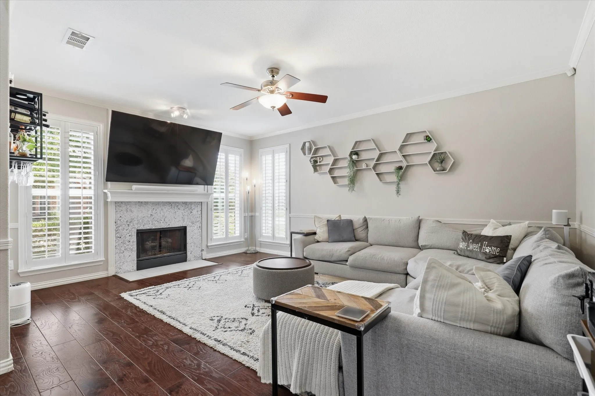 Single Family Residence For Sale in Collin County , 4055 Briarbend Road, Dallas, Texas 75287, 3 Bedroom, 3 Bathroom, 2 Garage spaces, 1,774 Sqft, built in 1995, mls#21348940, Real Estate Agent in Dallas, Homes For Sale in Collin county, Homes For Sale in Dallas, Realtor in Dallas Texas, Real Estate Brokerage Independent Realty Texas, Luminita Cordes Realtor