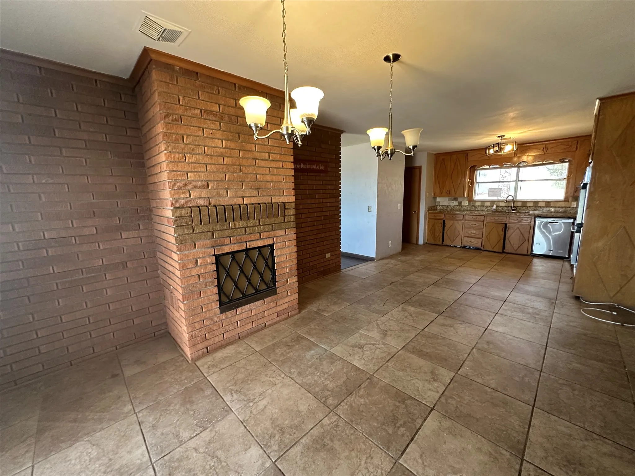 Single Family Residence For Sale in Roberts County , 1308 Lion Street, Miami, Texas 79059, 5 Bedroom, 3 Bathroom, 4 Garage spaces, 5,956 Sqft, built in 1962, mls#21350378, Real Estate Agent in Miami, Homes For Sale in Roberts county, Homes For Sale in Miami, Realtor in Miami Texas, Real Estate Brokerage Independent Realty Texas, Luminita Cordes Realtor