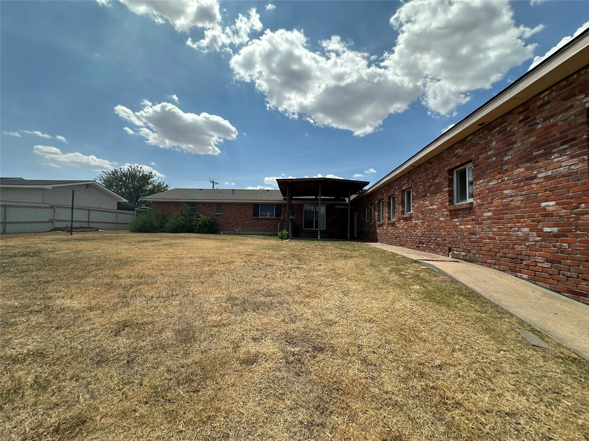Single Family Residence For Sale in Roberts County , 1308 Lion Street, Miami, Texas 79059, 5 Bedroom, 3 Bathroom, 4 Garage spaces, 5,956 Sqft, built in 1962, mls#21350378, Real Estate Agent in Miami, Homes For Sale in Roberts county, Homes For Sale in Miami, Realtor in Miami Texas, Real Estate Brokerage Independent Realty Texas, Luminita Cordes Realtor