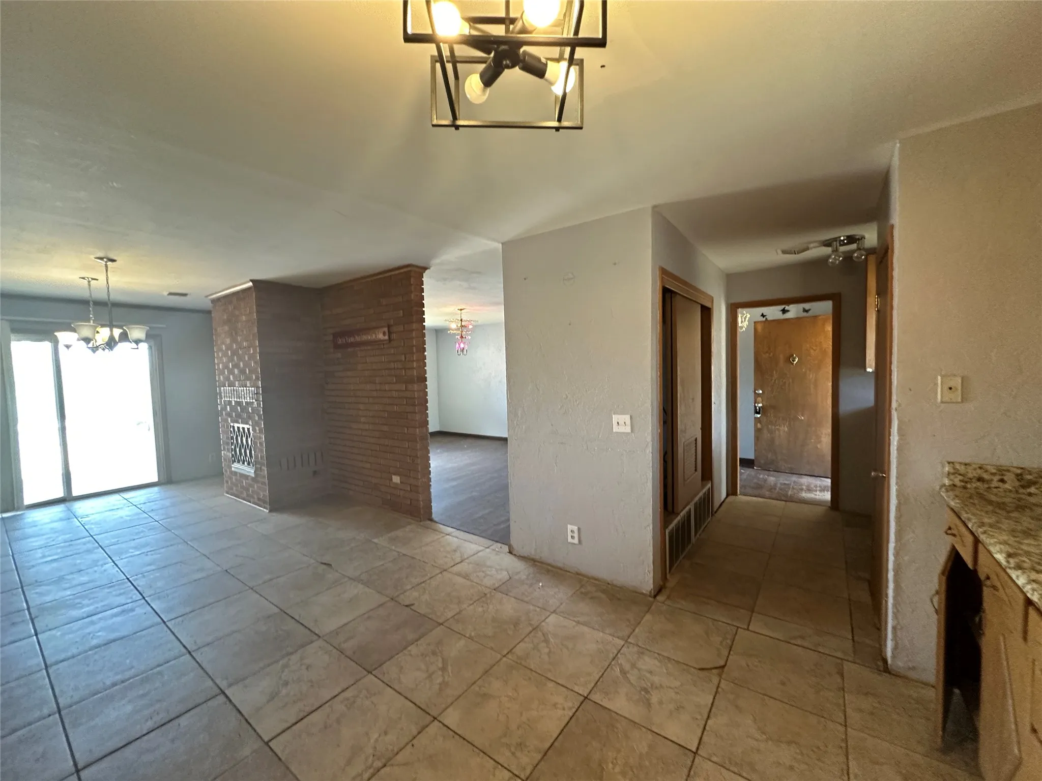Single Family Residence For Sale in Roberts County , 1308 Lion Street, Miami, Texas 79059, 5 Bedroom, 3 Bathroom, 4 Garage spaces, 5,956 Sqft, built in 1962, mls#21350378, Real Estate Agent in Miami, Homes For Sale in Roberts county, Homes For Sale in Miami, Realtor in Miami Texas, Real Estate Brokerage Independent Realty Texas, Luminita Cordes Realtor