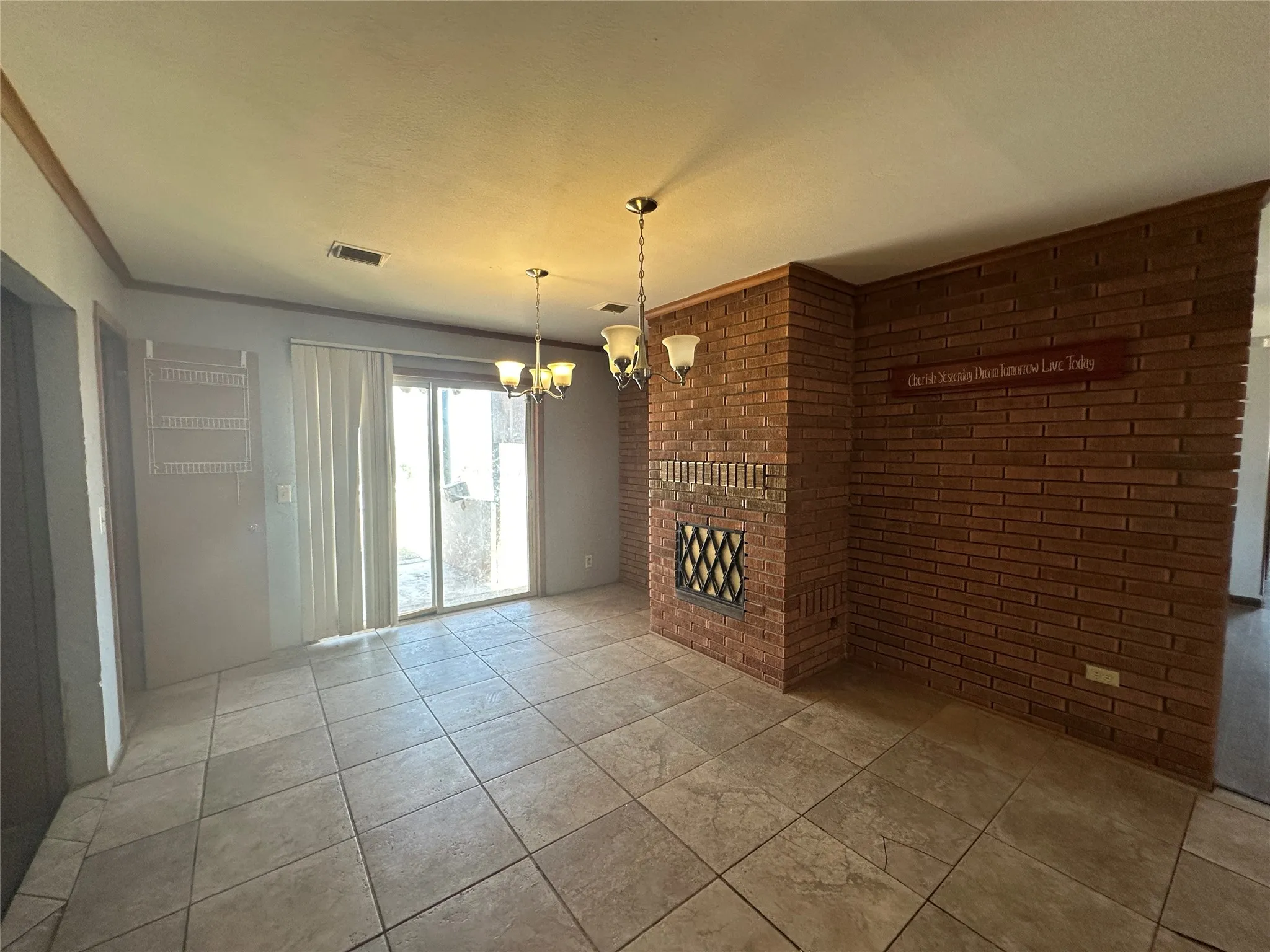 Single Family Residence For Sale in Roberts County , 1308 Lion Street, Miami, Texas 79059, 5 Bedroom, 3 Bathroom, 4 Garage spaces, 5,956 Sqft, built in 1962, mls#21350378, Real Estate Agent in Miami, Homes For Sale in Roberts county, Homes For Sale in Miami, Realtor in Miami Texas, Real Estate Brokerage Independent Realty Texas, Luminita Cordes Realtor