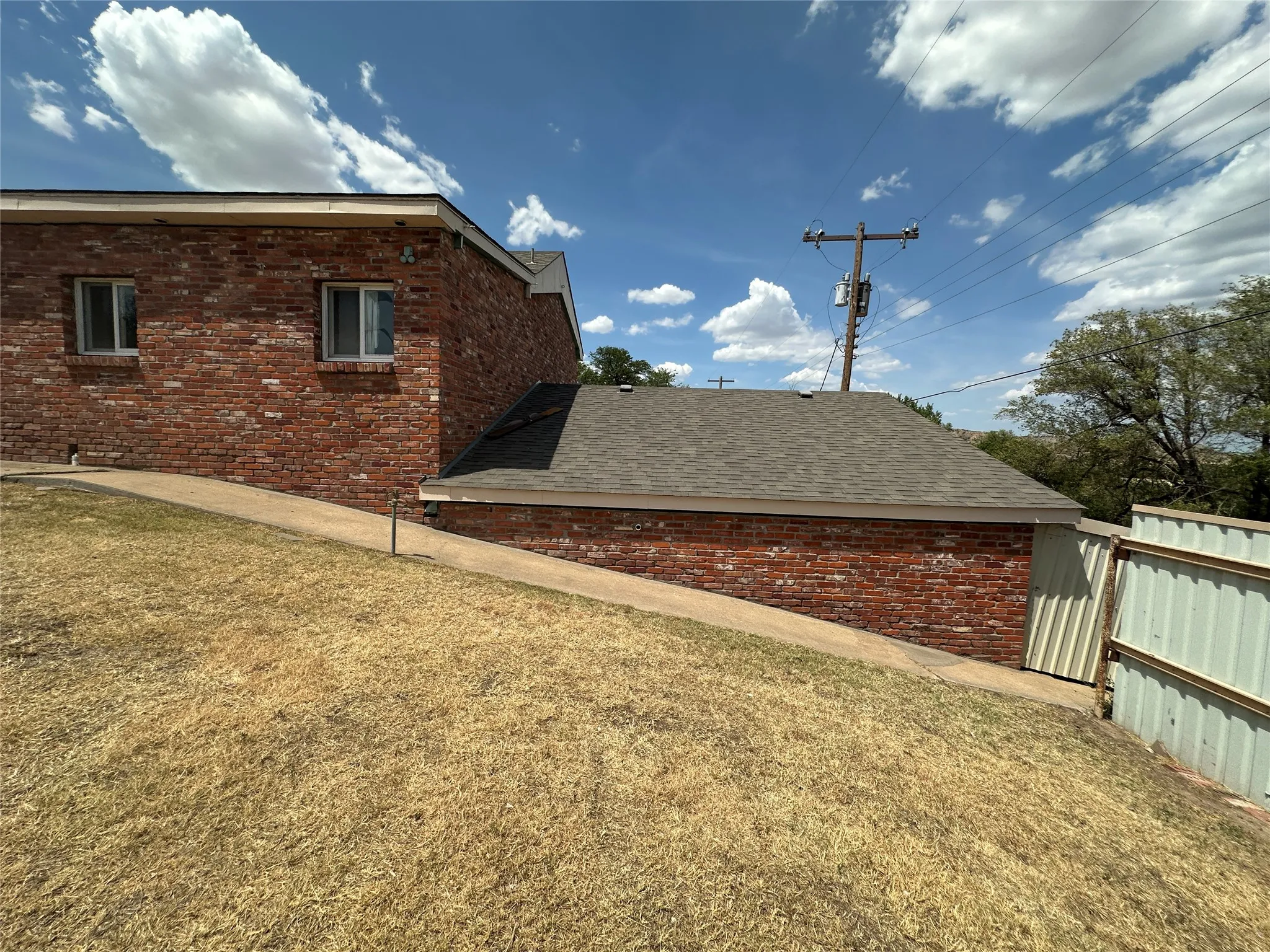 Single Family Residence For Sale in Roberts County , 1308 Lion Street, Miami, Texas 79059, 5 Bedroom, 3 Bathroom, 4 Garage spaces, 5,956 Sqft, built in 1962, mls#21350378, Real Estate Agent in Miami, Homes For Sale in Roberts county, Homes For Sale in Miami, Realtor in Miami Texas, Real Estate Brokerage Independent Realty Texas, Luminita Cordes Realtor