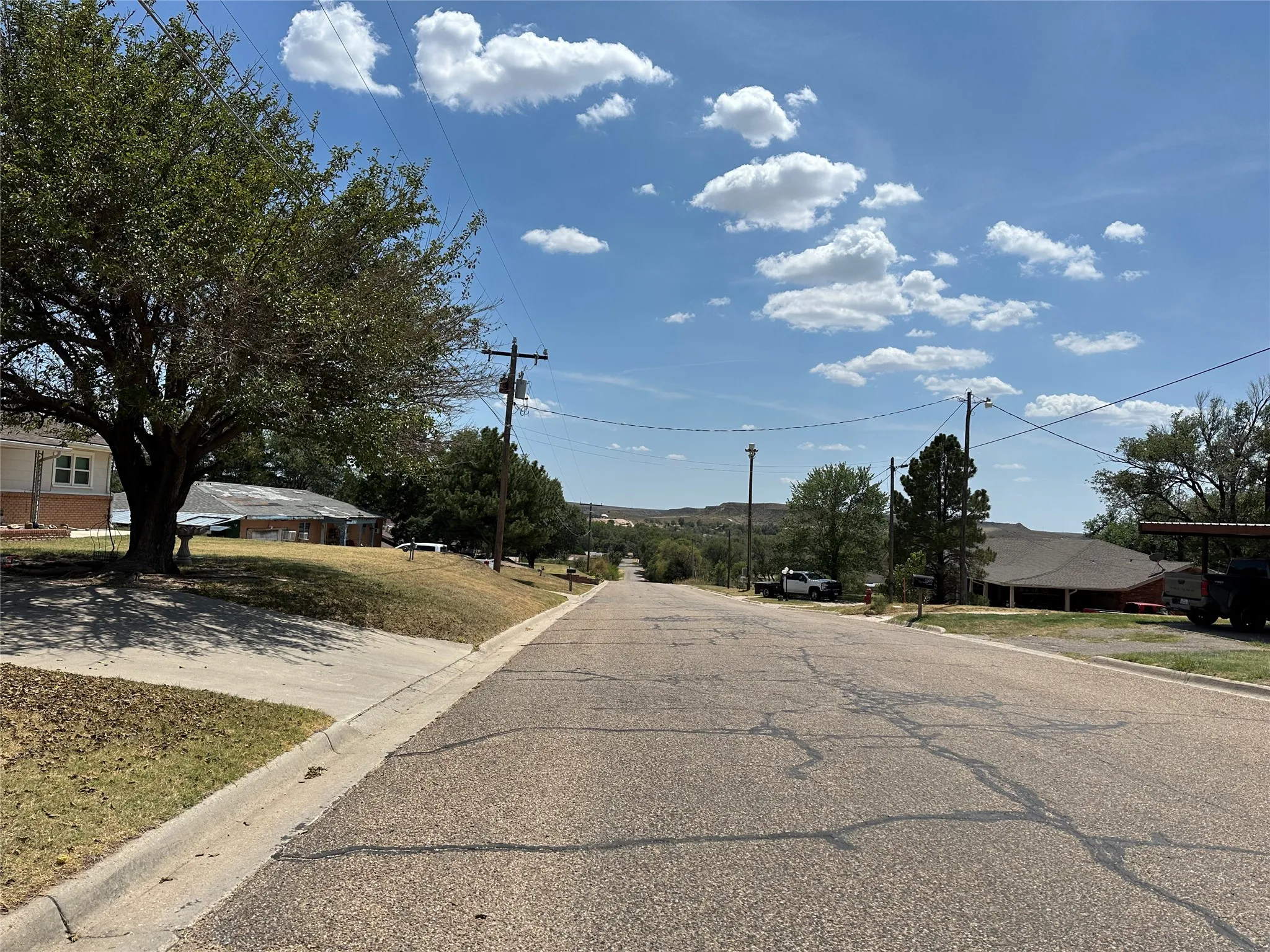 Single Family Residence For Sale in Roberts County , 1308 Lion Street, Miami, Texas 79059, 5 Bedroom, 3 Bathroom, 4 Garage spaces, 5,956 Sqft, built in 1962, mls#21350378, Real Estate Agent in Miami, Homes For Sale in Roberts county, Homes For Sale in Miami, Realtor in Miami Texas, Real Estate Brokerage Independent Realty Texas, Luminita Cordes Realtor