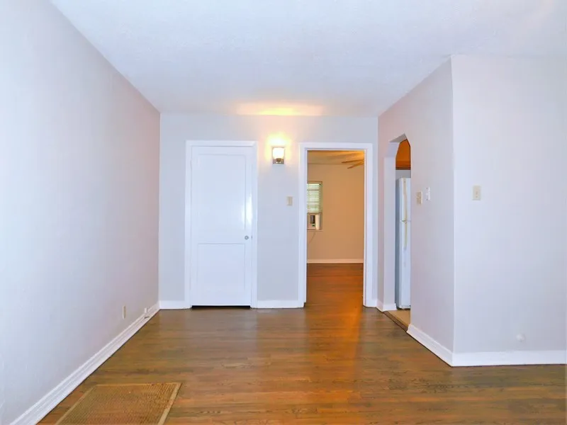 Duplex For Rent in Denton County , 1010 Denton Street, Denton, Texas 76201, 1 Bedroom, 1 Bathroom, Garage spaces, 615 Sqft, built in 1949, mls#21350372, Real Estate Agent in Denton, Homes For Rent in Denton county, Homes For Rent in Denton, Realtor in Denton Texas, Real Estate Brokerage Independent Realty Texas, Luminita Cordes Realtor