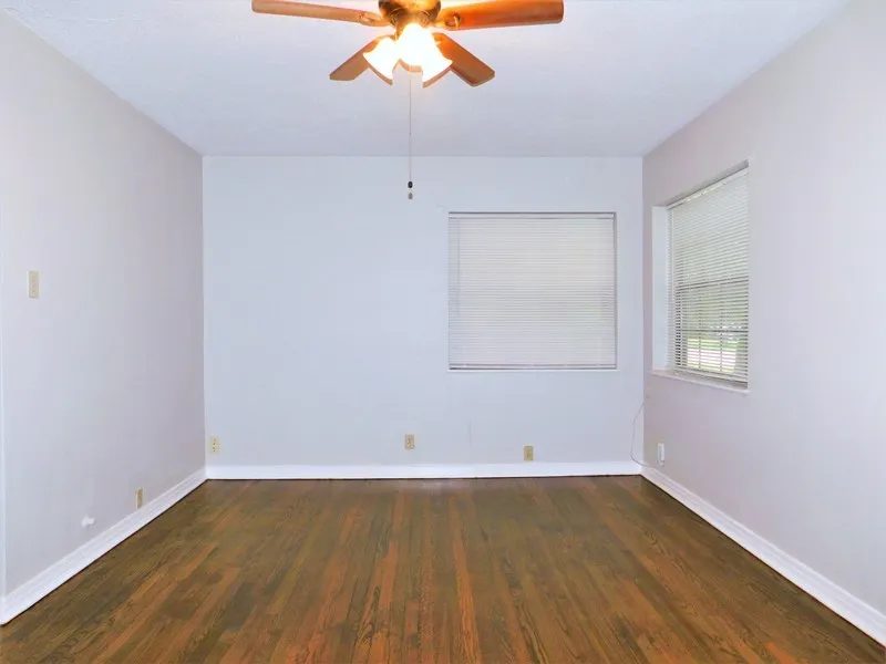 Duplex For Rent in Denton County , 1010 Denton Street, Denton, Texas 76201, 1 Bedroom, 1 Bathroom, Garage spaces, 615 Sqft, built in 1949, mls#21350372, Real Estate Agent in Denton, Homes For Rent in Denton county, Homes For Rent in Denton, Realtor in Denton Texas, Real Estate Brokerage Independent Realty Texas, Luminita Cordes Realtor