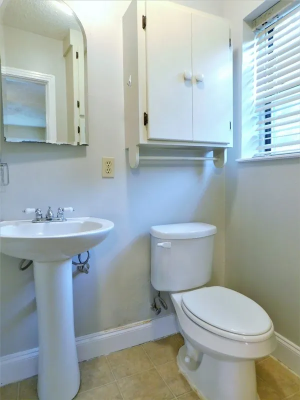 Duplex For Rent in Denton County , 1010 Denton Street, Denton, Texas 76201, 1 Bedroom, 1 Bathroom, Garage spaces, 615 Sqft, built in 1949, mls#21350372, Real Estate Agent in Denton, Homes For Rent in Denton county, Homes For Rent in Denton, Realtor in Denton Texas, Real Estate Brokerage Independent Realty Texas, Luminita Cordes Realtor