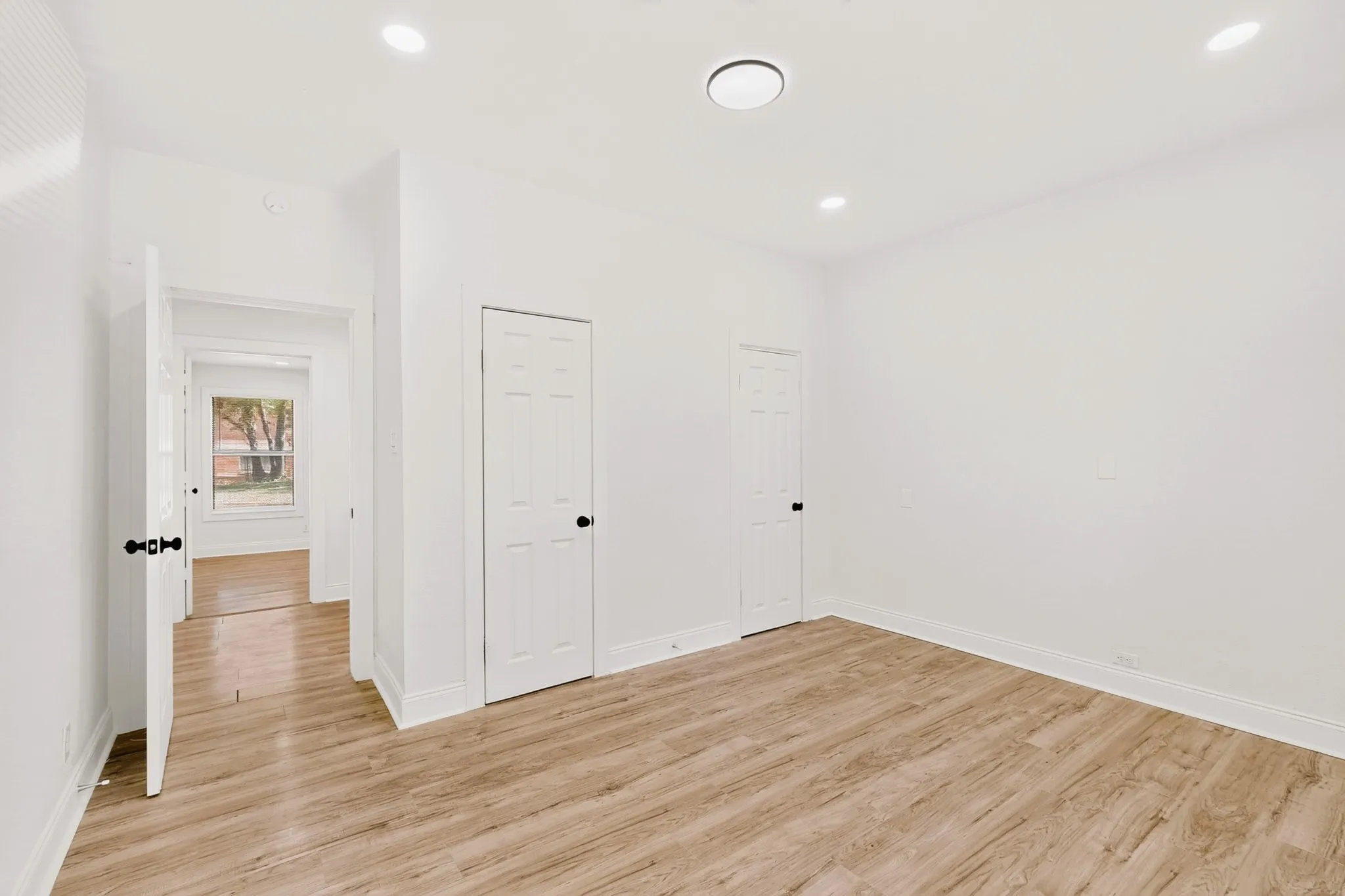 Single Family Residence For Sale in Tarrant County , 2609 Avenue G, Fort Worth, Texas 76105, 3 Bedroom, 1 Bathroom, Garage spaces, 1,092 Sqft, built in 1926, mls#21347363, Real Estate Agent in Fort Worth, Homes For Sale in Tarrant county, Homes For Sale in Fort Worth, Realtor in Fort Worth Texas, Real Estate Brokerage Independent Realty Texas, Luminita Cordes Realtor
