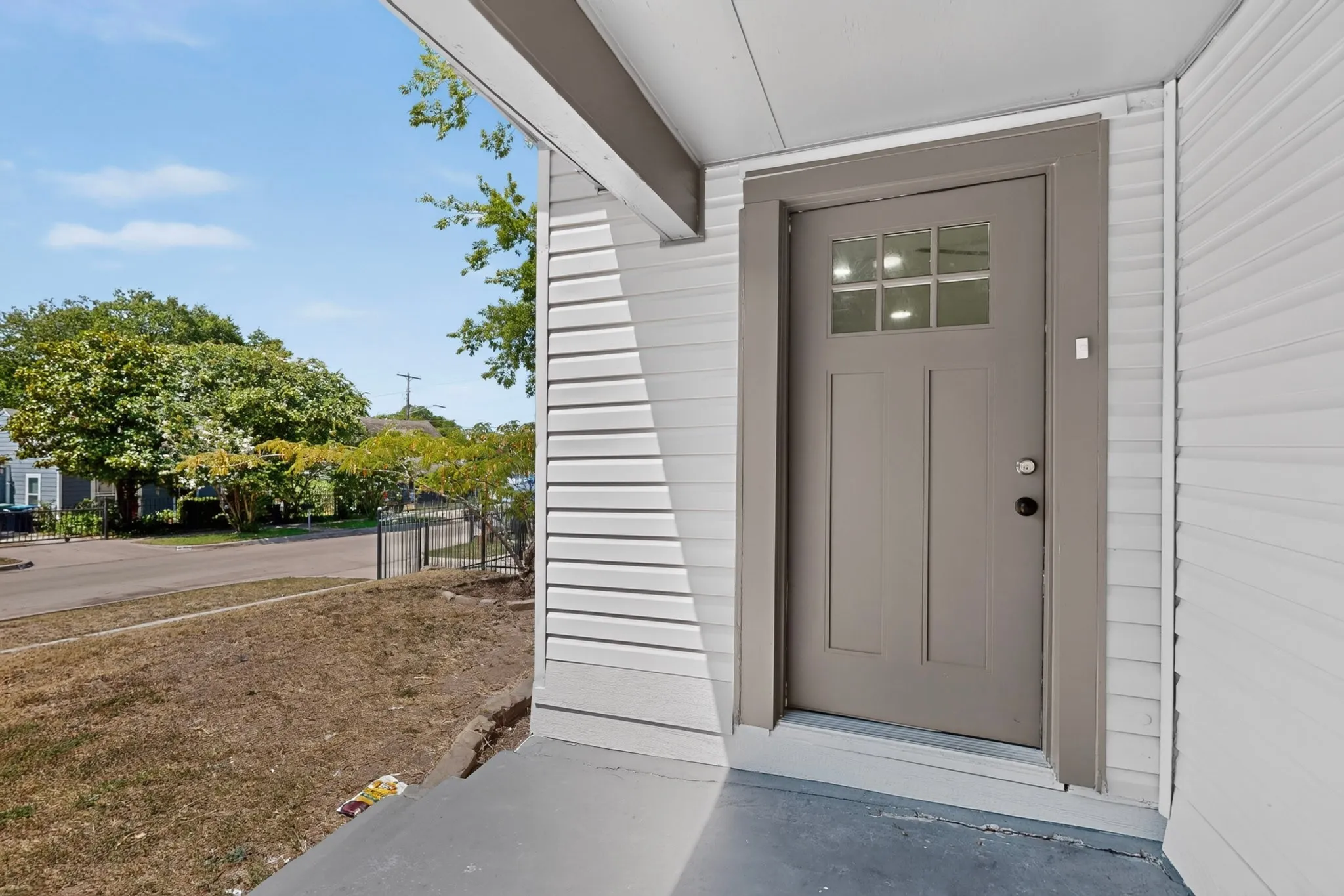 Single Family Residence For Sale in Tarrant County , 2609 Avenue G, Fort Worth, Texas 76105, 3 Bedroom, 1 Bathroom, Garage spaces, 1,092 Sqft, built in 1926, mls#21347363, Real Estate Agent in Fort Worth, Homes For Sale in Tarrant county, Homes For Sale in Fort Worth, Realtor in Fort Worth Texas, Real Estate Brokerage Independent Realty Texas, Luminita Cordes Realtor