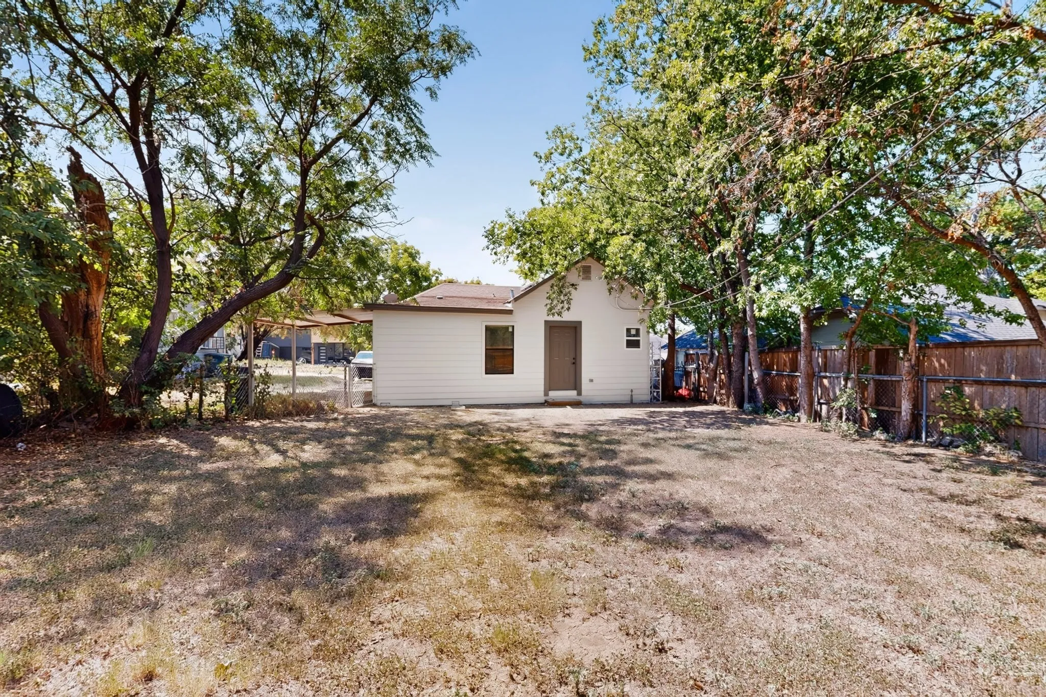 Single Family Residence For Sale in Tarrant County , 2609 Avenue G, Fort Worth, Texas 76105, 3 Bedroom, 1 Bathroom, Garage spaces, 1,092 Sqft, built in 1926, mls#21347363, Real Estate Agent in Fort Worth, Homes For Sale in Tarrant county, Homes For Sale in Fort Worth, Realtor in Fort Worth Texas, Real Estate Brokerage Independent Realty Texas, Luminita Cordes Realtor