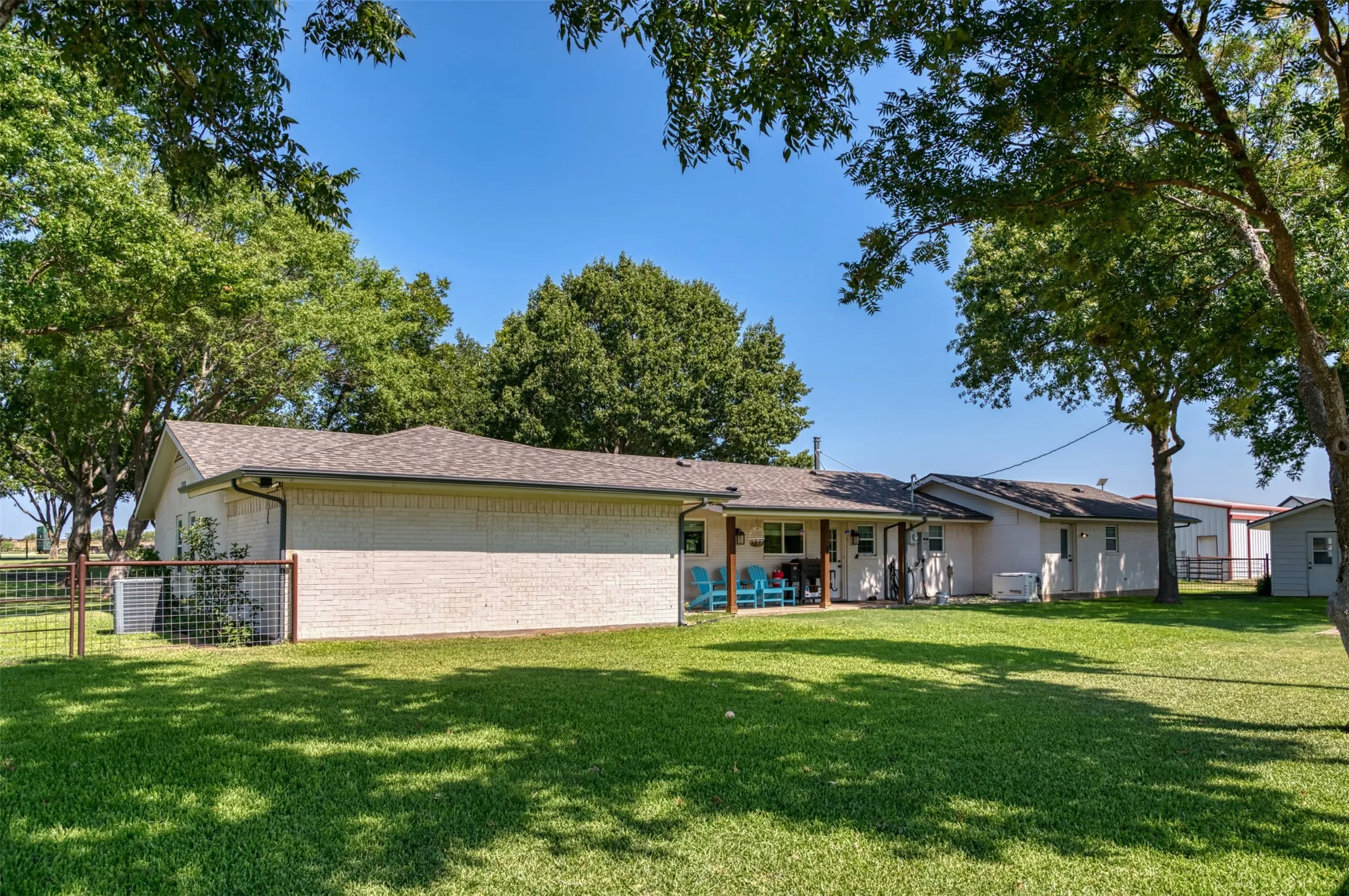 Single Family Residence For Sale in Parker County , 489 Pine Road, Poolville, Texas 76487, 3 Bedroom, 3 Bathroom, 2 Garage spaces, 2,563 Sqft, built in 1972, mls#21348330, Real Estate Agent in Poolville, Homes For Sale in Parker county, Homes For Sale in Poolville, Realtor in Poolville Texas, Real Estate Brokerage Independent Realty Texas, Luminita Cordes Realtor