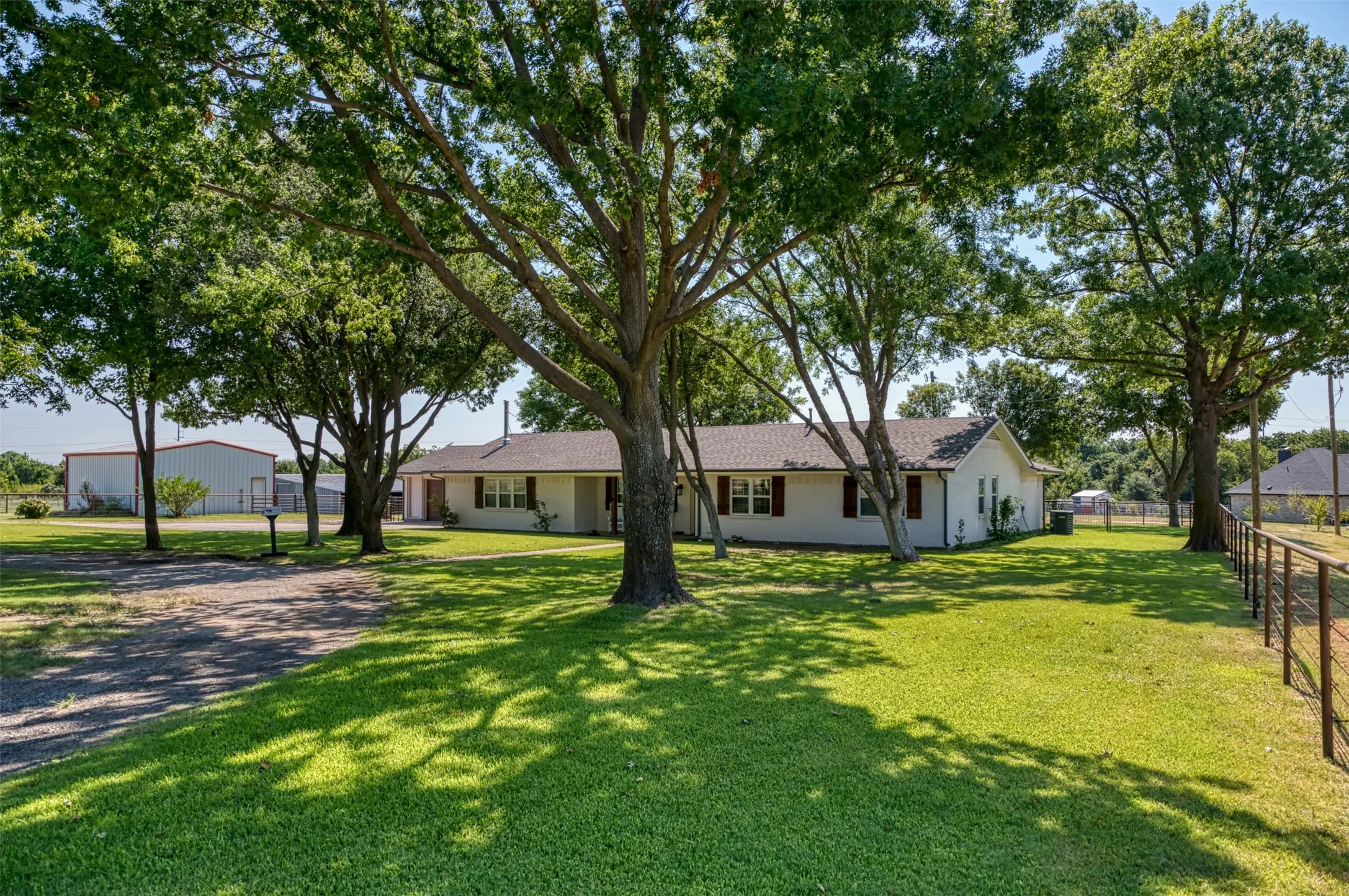 Single Family Residence For Sale in Parker County , 489 Pine Road, Poolville, Texas 76487, 3 Bedroom, 3 Bathroom, 2 Garage spaces, 2,563 Sqft, built in 1972, mls#21348330, Real Estate Agent in Poolville, Homes For Sale in Parker county, Homes For Sale in Poolville, Realtor in Poolville Texas, Real Estate Brokerage Independent Realty Texas, Luminita Cordes Realtor