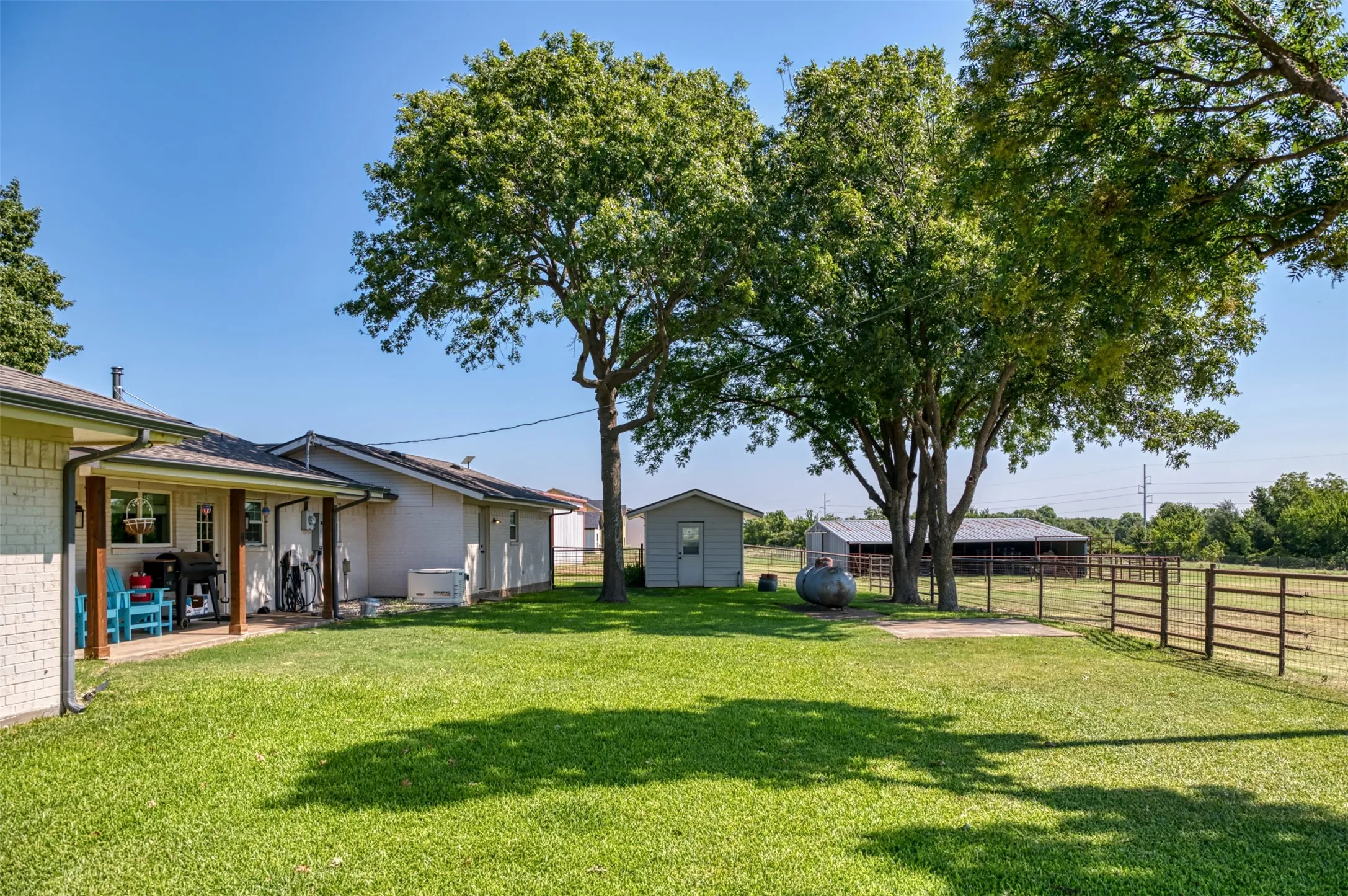 Single Family Residence For Sale in Parker County , 489 Pine Road, Poolville, Texas 76487, 3 Bedroom, 3 Bathroom, 2 Garage spaces, 2,563 Sqft, built in 1972, mls#21348330, Real Estate Agent in Poolville, Homes For Sale in Parker county, Homes For Sale in Poolville, Realtor in Poolville Texas, Real Estate Brokerage Independent Realty Texas, Luminita Cordes Realtor