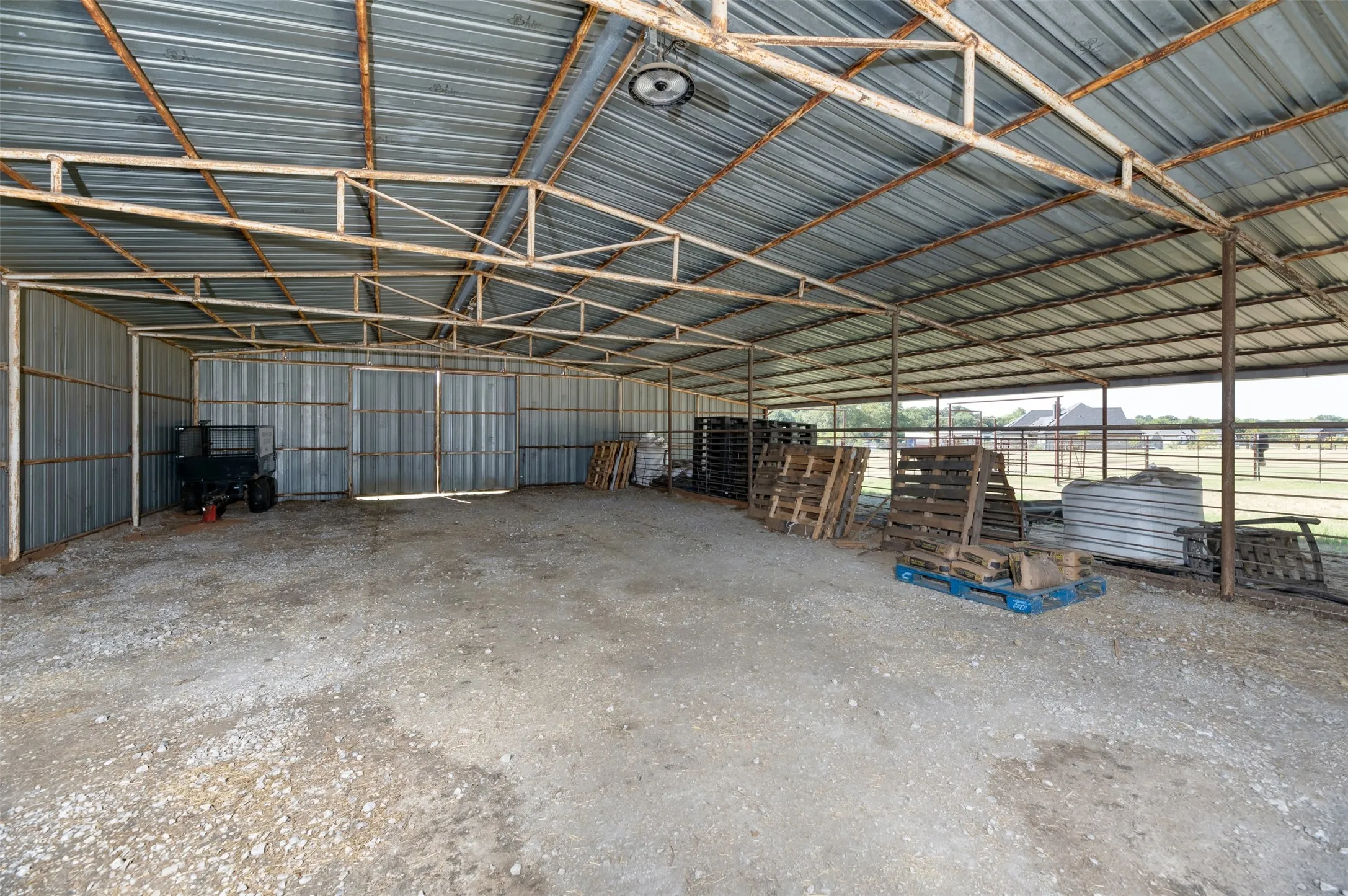 Single Family Residence For Sale in Parker County , 489 Pine Road, Poolville, Texas 76487, 3 Bedroom, 3 Bathroom, 2 Garage spaces, 2,563 Sqft, built in 1972, mls#21348330, Real Estate Agent in Poolville, Homes For Sale in Parker county, Homes For Sale in Poolville, Realtor in Poolville Texas, Real Estate Brokerage Independent Realty Texas, Luminita Cordes Realtor