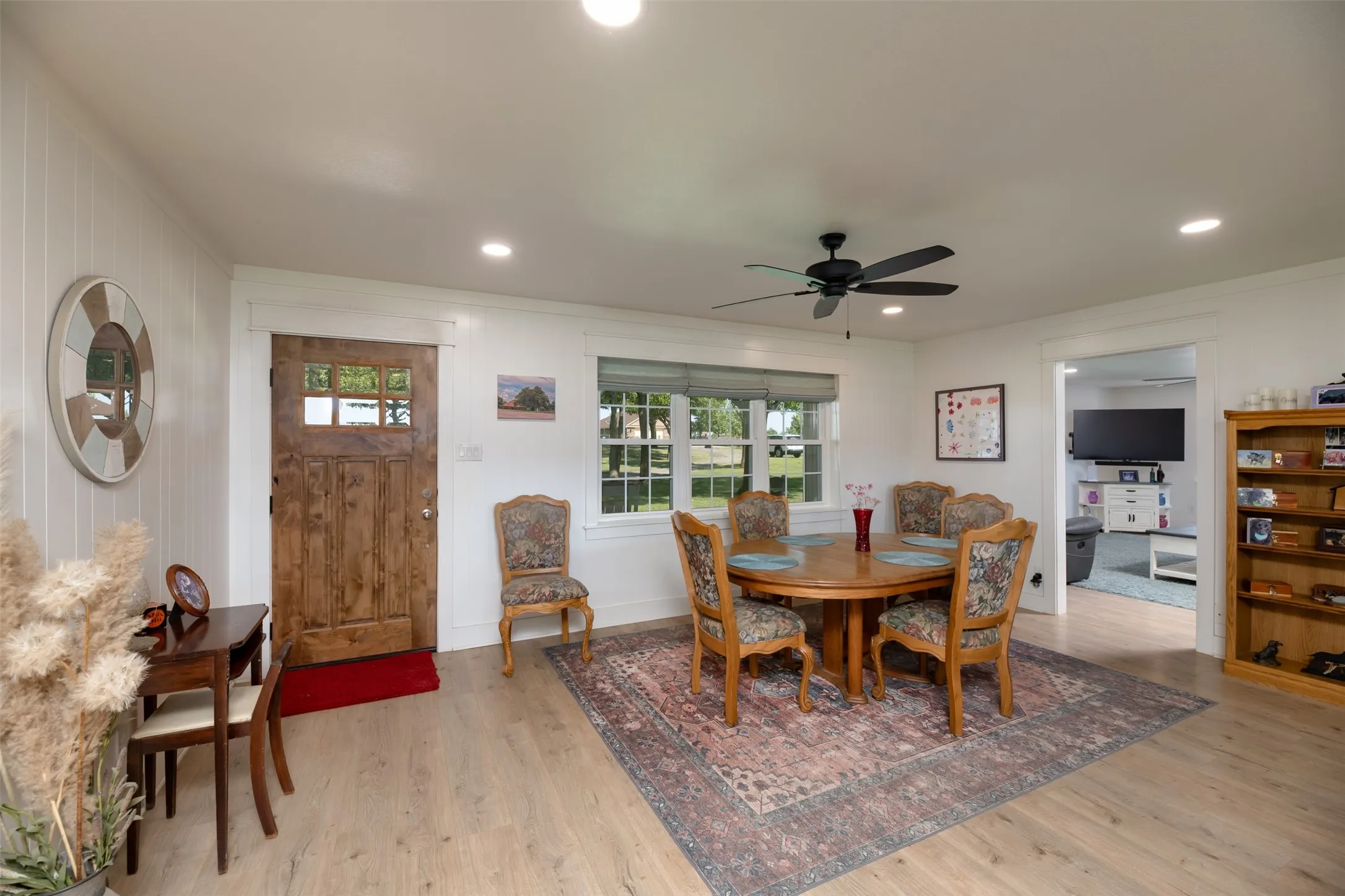 Single Family Residence For Sale in Parker County , 489 Pine Road, Poolville, Texas 76487, 3 Bedroom, 3 Bathroom, 2 Garage spaces, 2,563 Sqft, built in 1972, mls#21348330, Real Estate Agent in Poolville, Homes For Sale in Parker county, Homes For Sale in Poolville, Realtor in Poolville Texas, Real Estate Brokerage Independent Realty Texas, Luminita Cordes Realtor