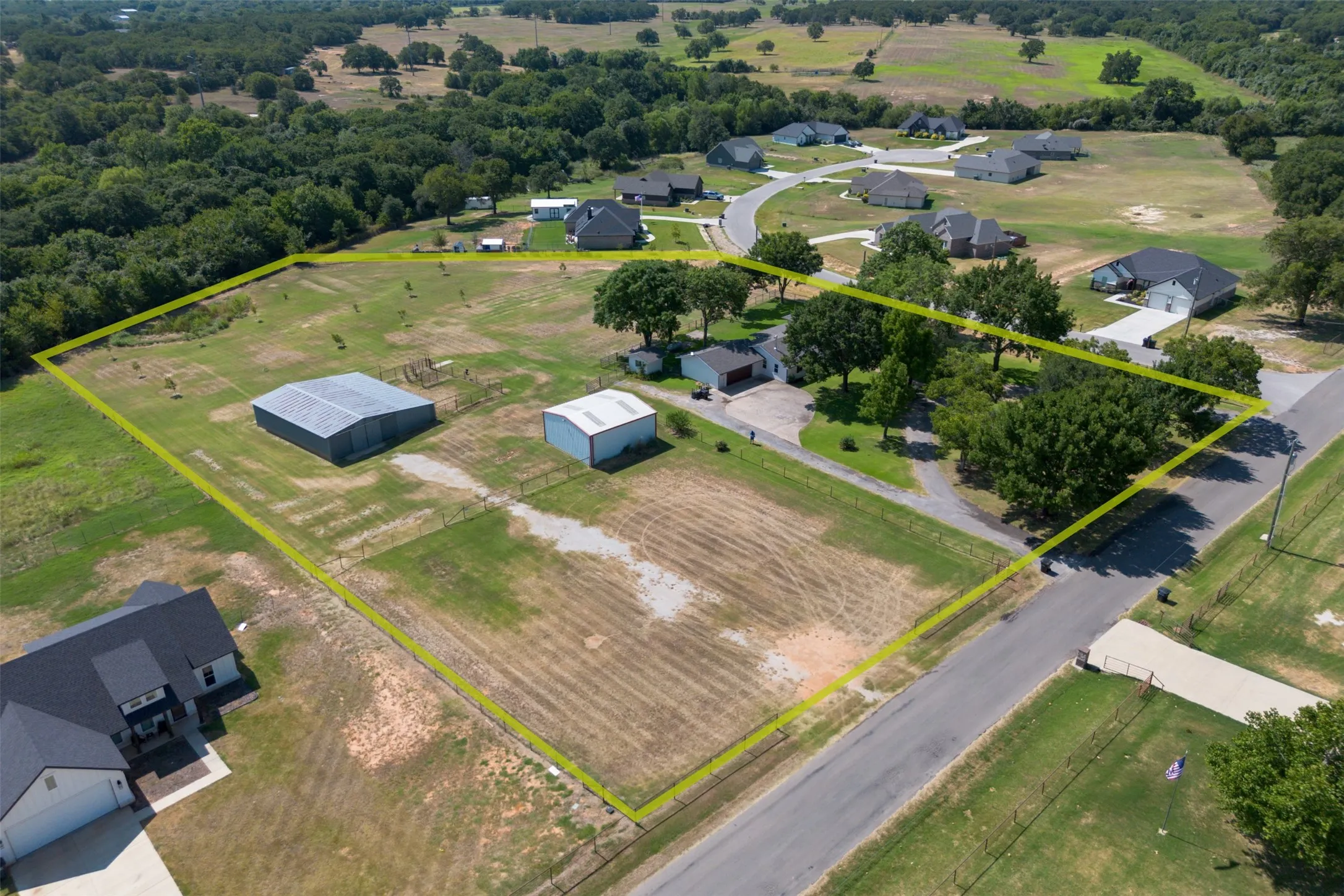 Single Family Residence For Sale in Parker County , 489 Pine Road, Poolville, Texas 76487, 3 Bedroom, 3 Bathroom, 2 Garage spaces, 2,563 Sqft, built in 1972, mls#21348330, Real Estate Agent in Poolville, Homes For Sale in Parker county, Homes For Sale in Poolville, Realtor in Poolville Texas, Real Estate Brokerage Independent Realty Texas, Luminita Cordes Realtor