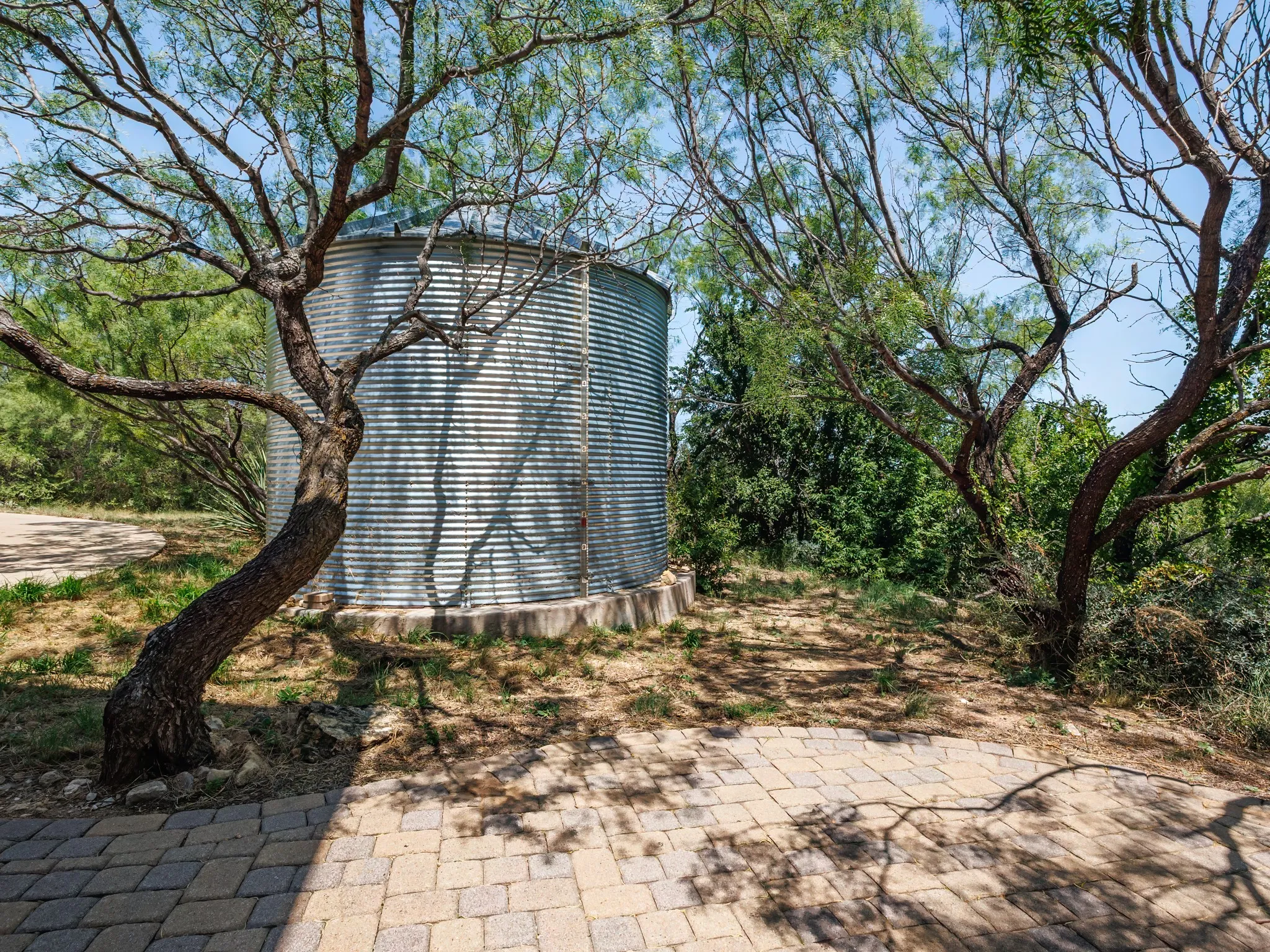 10,000 gallon water Tank