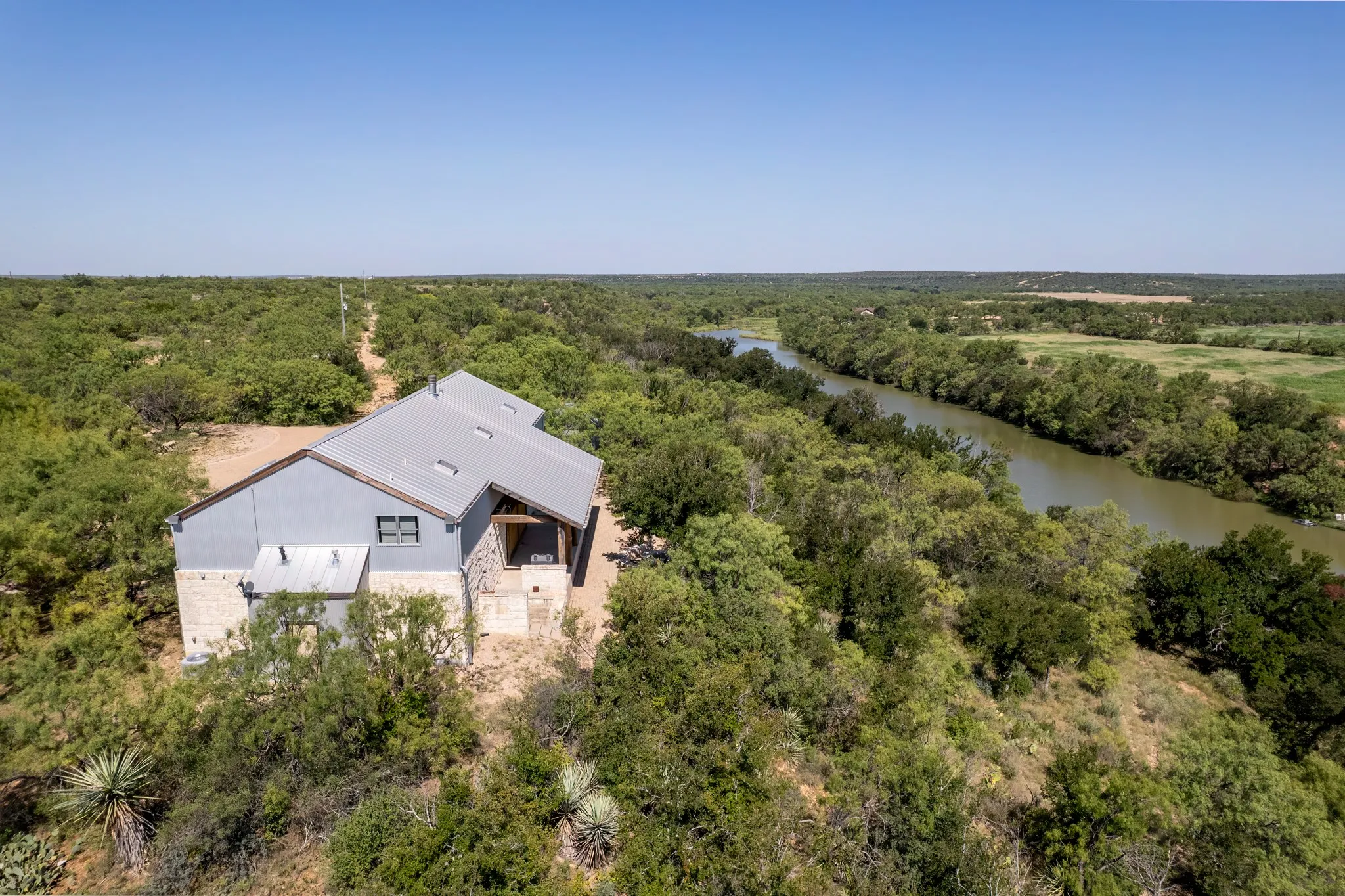 Single Family Residence For Sale in Mc Culloch County , 90 County Road 373, Doole, Texas 76888, 2 Bedroom, 2 Bathroom, 2 Garage spaces, 1,568 Sqft, built in 2013, mls#21341094, Real Estate Agent in Doole, Homes For Sale in Mc Culloch county, Homes For Sale in Doole, Realtor in Doole Texas, Real Estate Brokerage Independent Realty Texas, Luminita Cordes Realtor