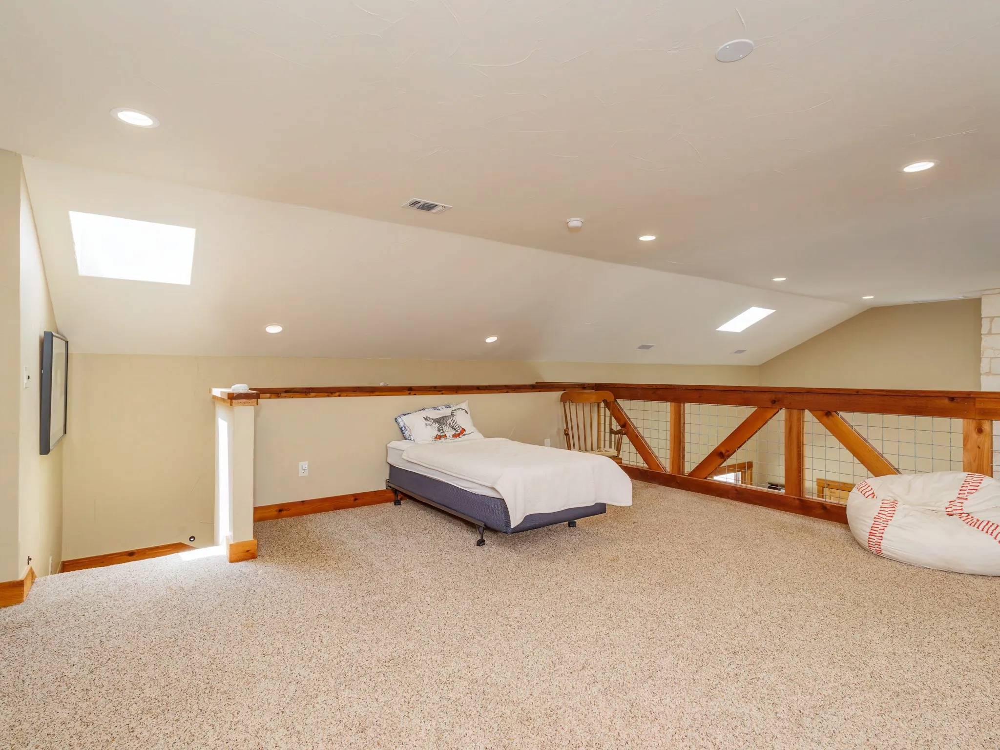 Upstairs loft bedroom