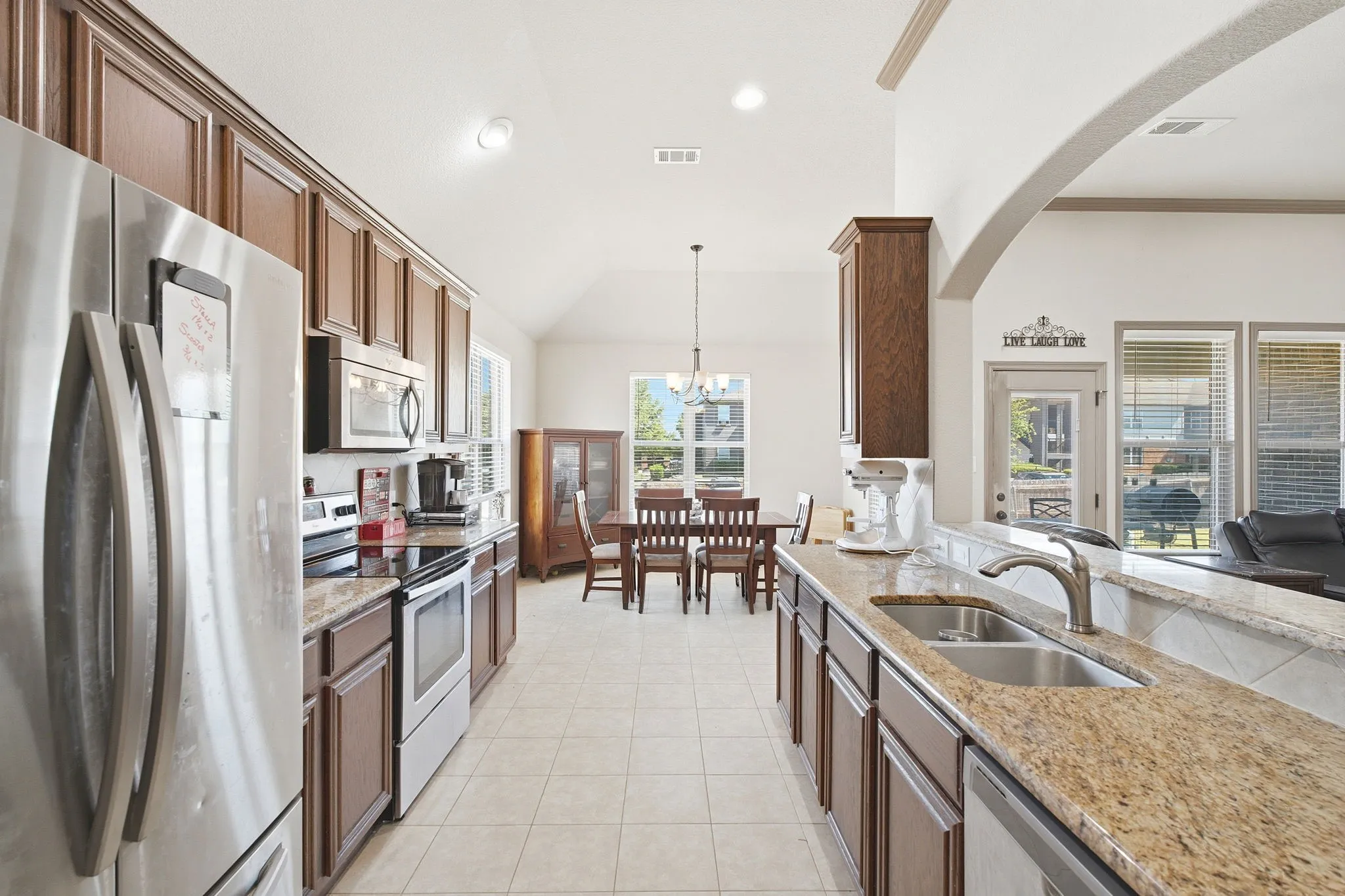 Single Family Residence For Sale in Denton County , 4916 Lakepark Drive, Sanger, Texas 76266, 3 Bedroom, 2 Bathroom, 2 Garage spaces, 1,896 Sqft, built in 2015, mls#21350398, Real Estate Agent in Sanger, Homes For Sale in Denton county, Homes For Sale in Sanger, Realtor in Sanger Texas, Real Estate Brokerage Independent Realty Texas, Luminita Cordes Realtor