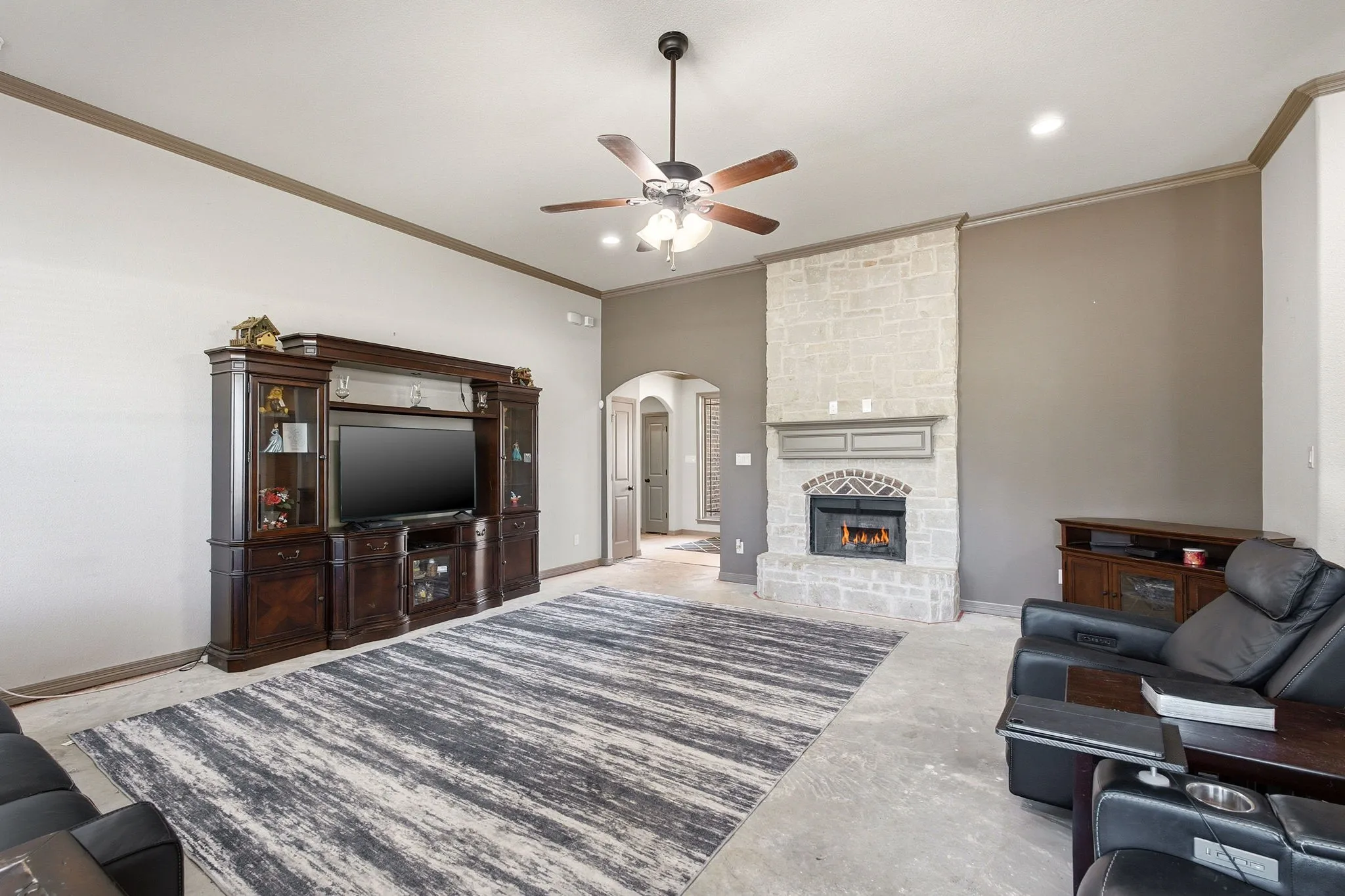 Single Family Residence For Sale in Denton County , 4916 Lakepark Drive, Sanger, Texas 76266, 3 Bedroom, 2 Bathroom, 2 Garage spaces, 1,896 Sqft, built in 2015, mls#21350398, Real Estate Agent in Sanger, Homes For Sale in Denton county, Homes For Sale in Sanger, Realtor in Sanger Texas, Real Estate Brokerage Independent Realty Texas, Luminita Cordes Realtor