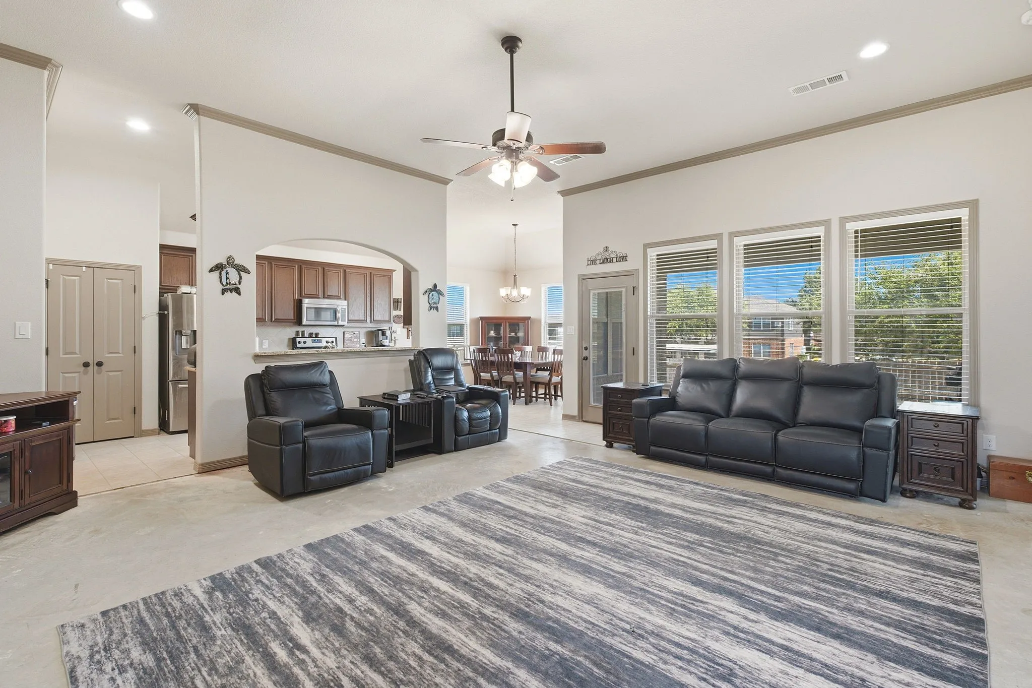 Single Family Residence For Sale in Denton County , 4916 Lakepark Drive, Sanger, Texas 76266, 3 Bedroom, 2 Bathroom, 2 Garage spaces, 1,896 Sqft, built in 2015, mls#21350398, Real Estate Agent in Sanger, Homes For Sale in Denton county, Homes For Sale in Sanger, Realtor in Sanger Texas, Real Estate Brokerage Independent Realty Texas, Luminita Cordes Realtor
