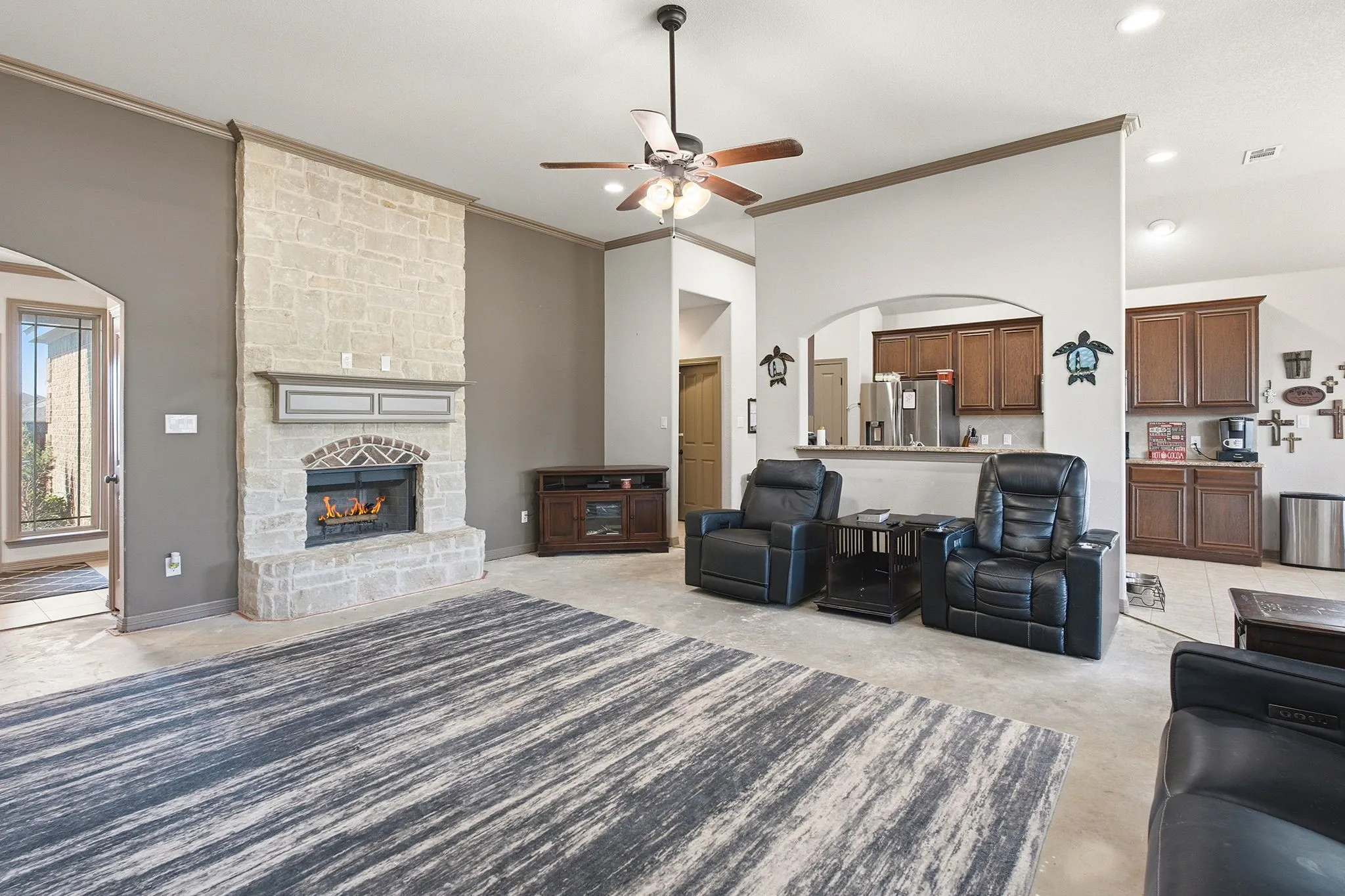 Single Family Residence For Sale in Denton County , 4916 Lakepark Drive, Sanger, Texas 76266, 3 Bedroom, 2 Bathroom, 2 Garage spaces, 1,896 Sqft, built in 2015, mls#21350398, Real Estate Agent in Sanger, Homes For Sale in Denton county, Homes For Sale in Sanger, Realtor in Sanger Texas, Real Estate Brokerage Independent Realty Texas, Luminita Cordes Realtor