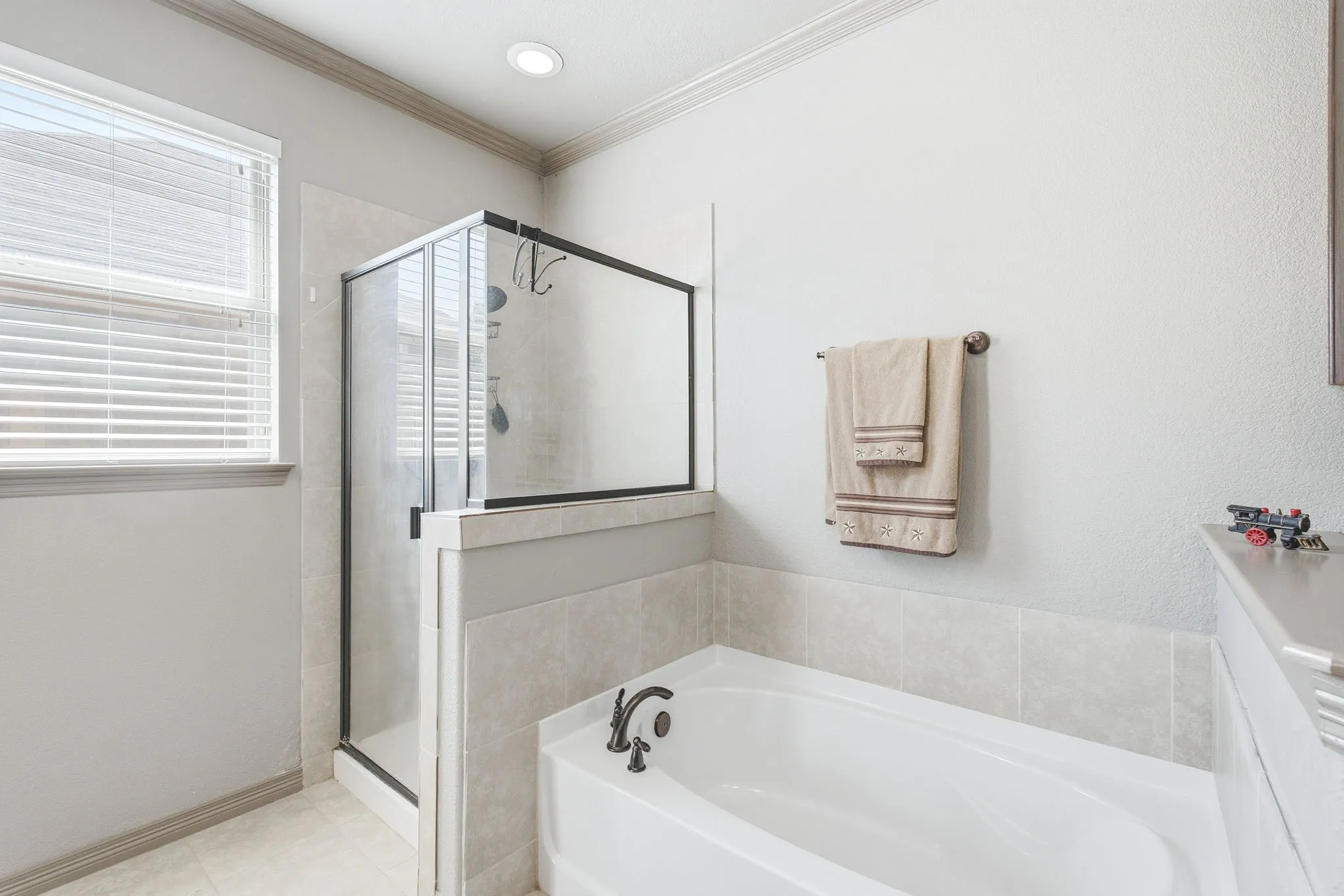 Single Family Residence For Sale in Denton County , 4916 Lakepark Drive, Sanger, Texas 76266, 3 Bedroom, 2 Bathroom, 2 Garage spaces, 1,896 Sqft, built in 2015, mls#21350398, Real Estate Agent in Sanger, Homes For Sale in Denton county, Homes For Sale in Sanger, Realtor in Sanger Texas, Real Estate Brokerage Independent Realty Texas, Luminita Cordes Realtor